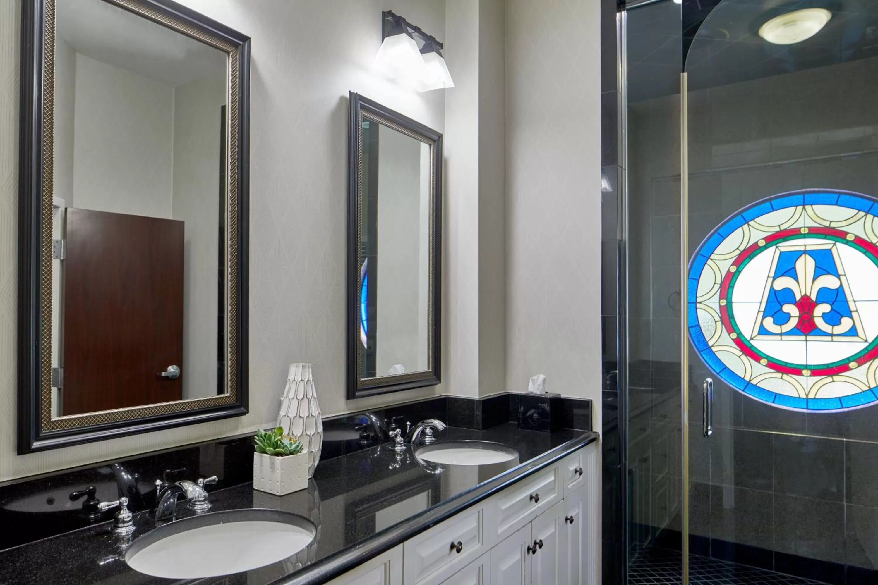 Bathroom in SpringHill Suites Memphis Downtown