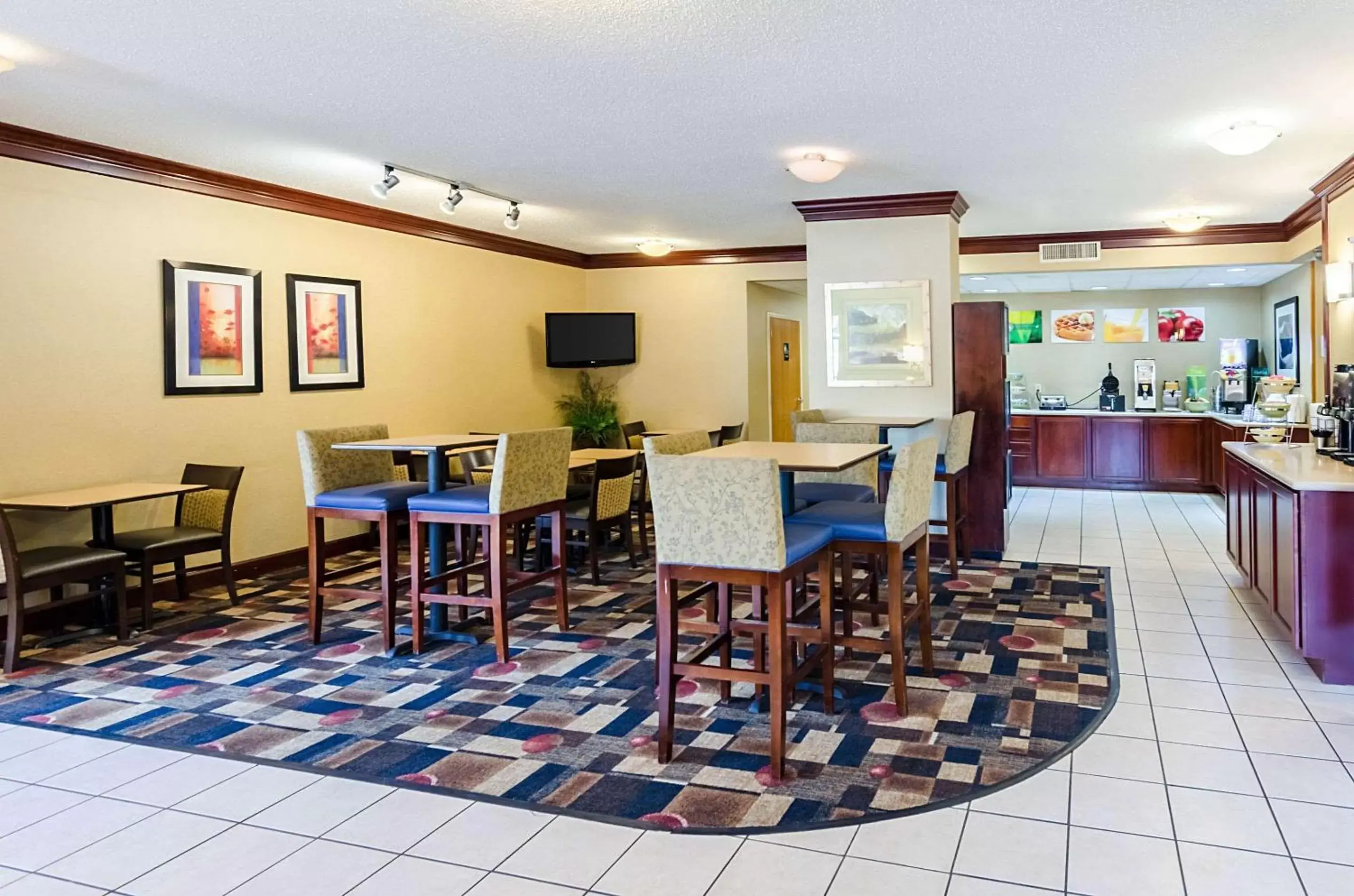 Restaurant/places to eat in Quality Inn Lynchburg