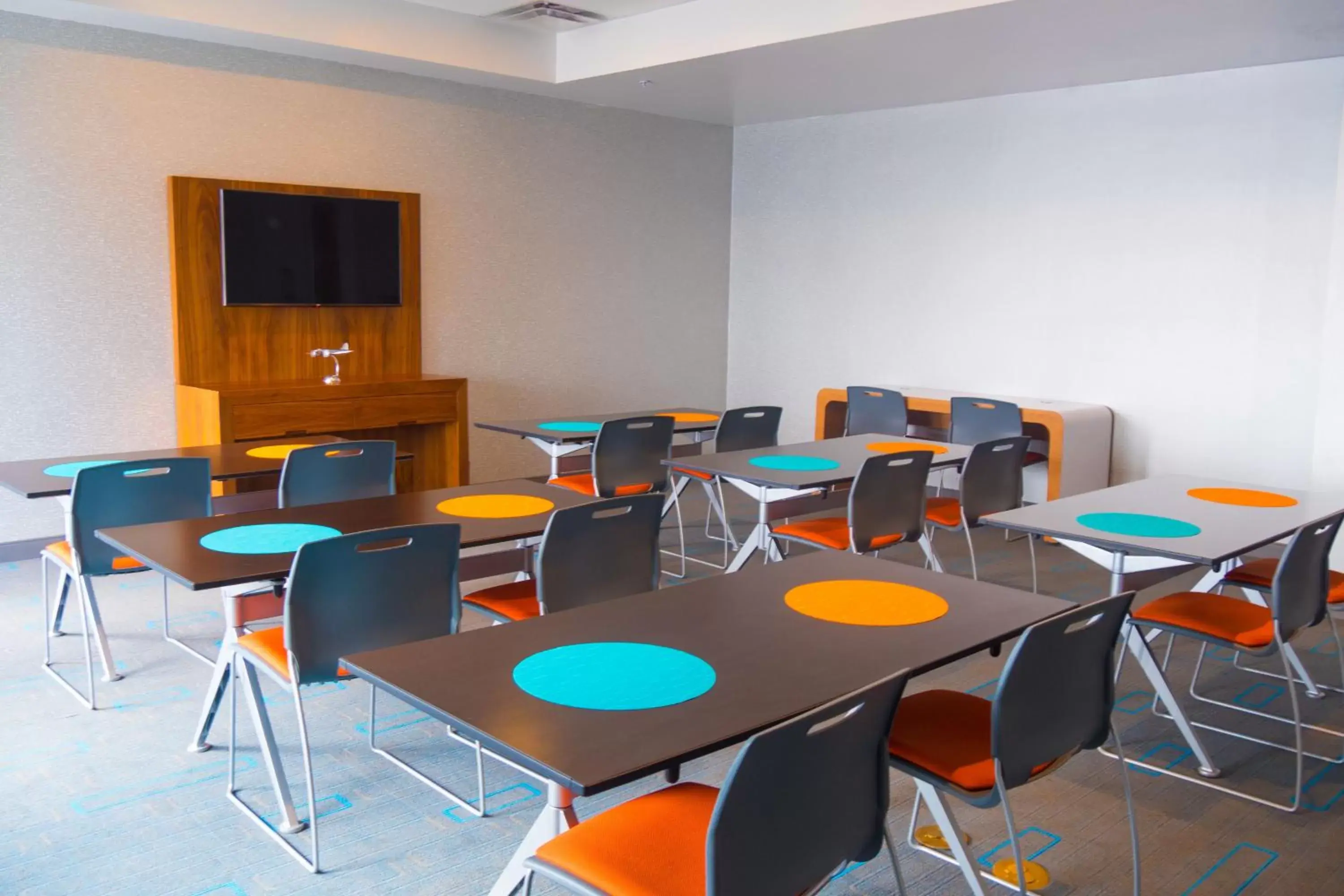 Meeting/conference room, Restaurant/Places to Eat in Aloft Corpus Christi