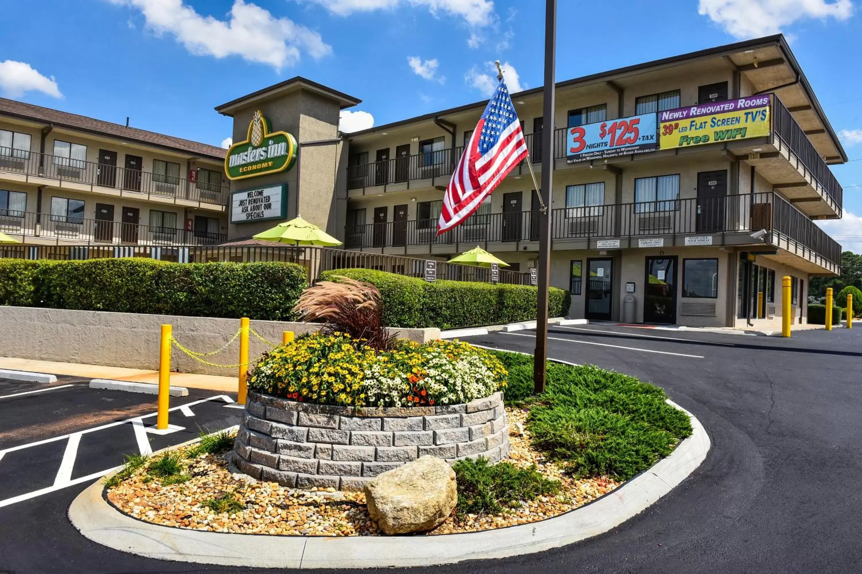 Property building, Facade/Entrance in Masters Inn Tucker