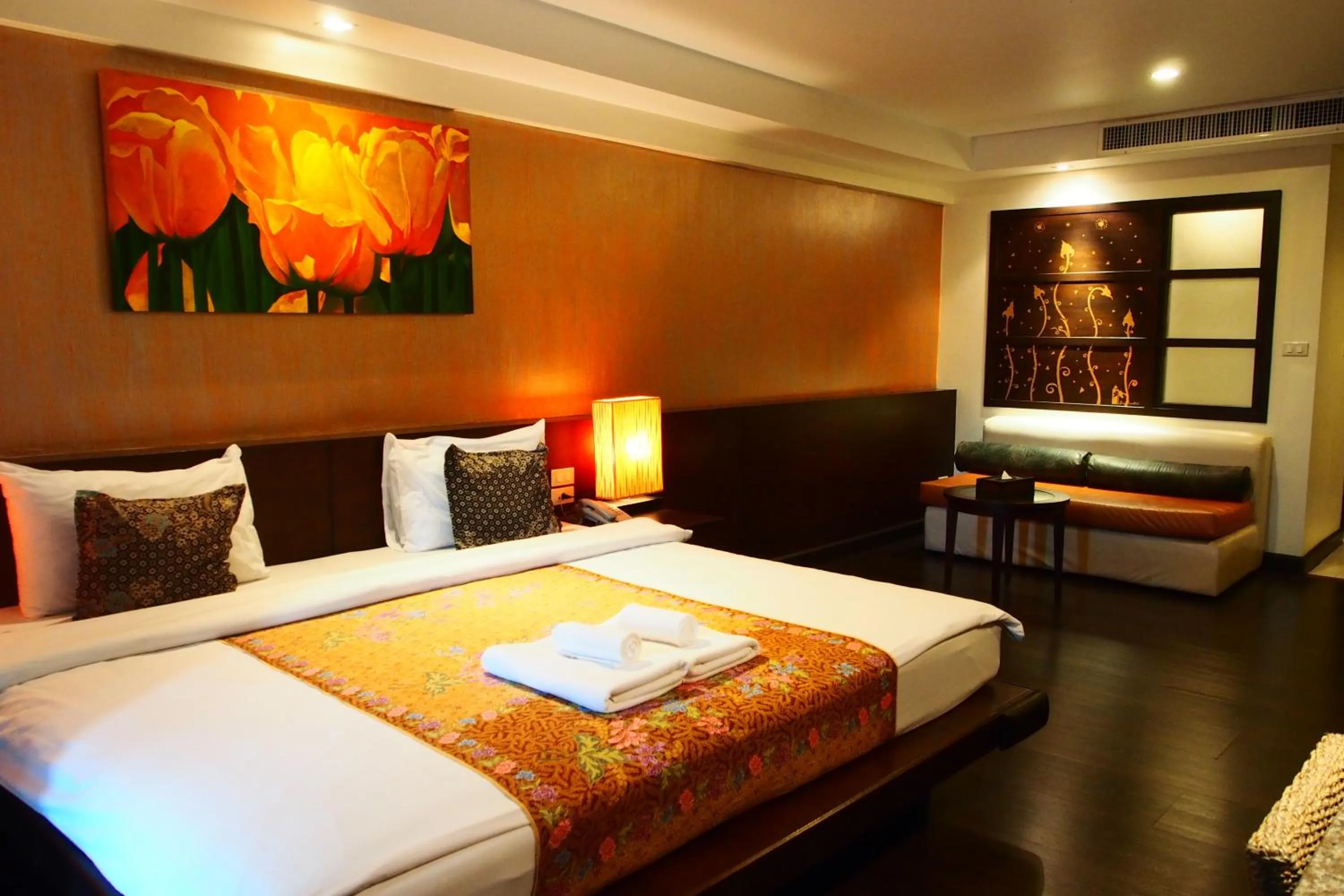 Photo of the whole room, Bed in Baan Suwantawe