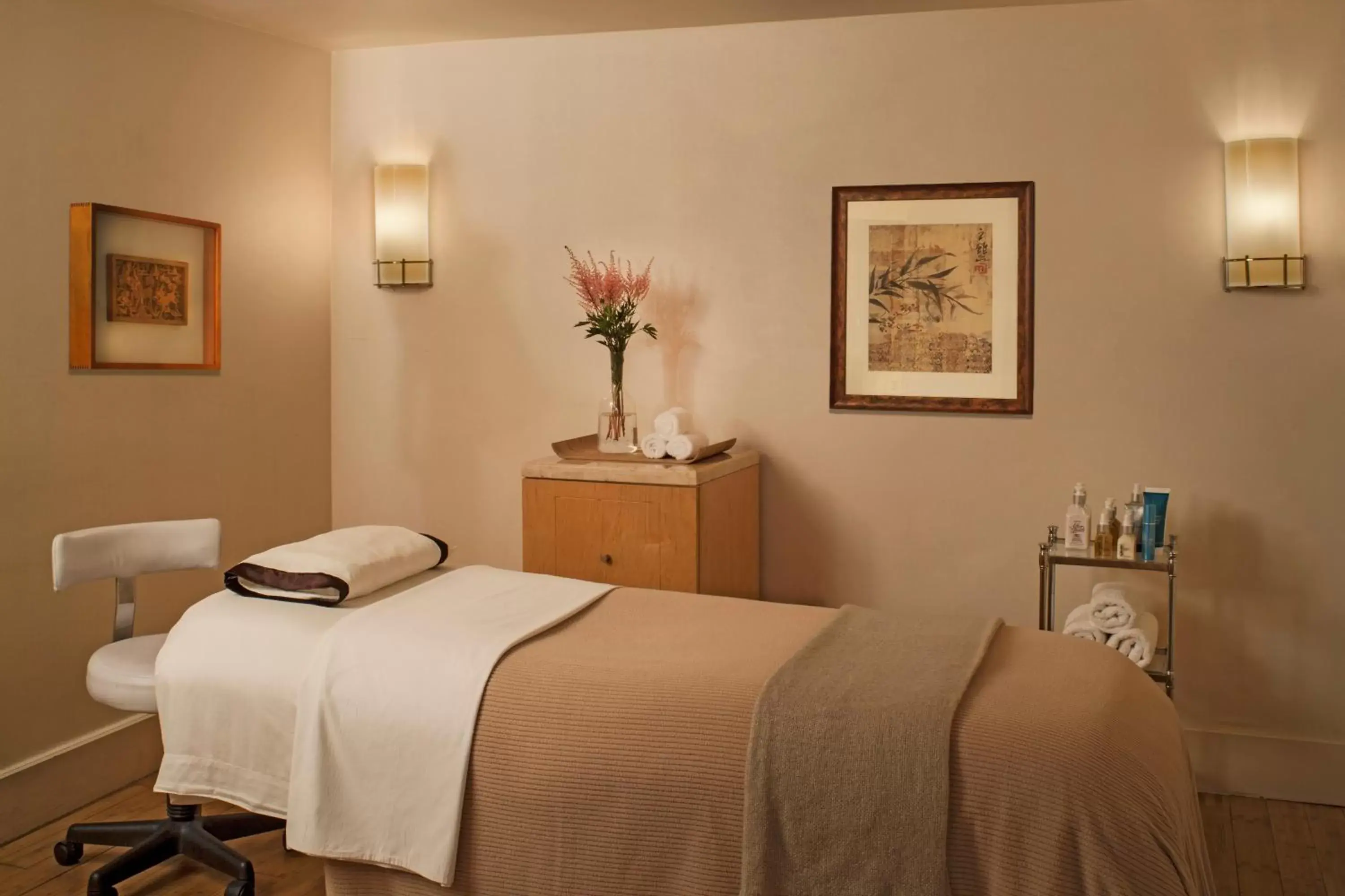 Spa and wellness centre/facilities, Bed in L'Ermitage Beverly Hills