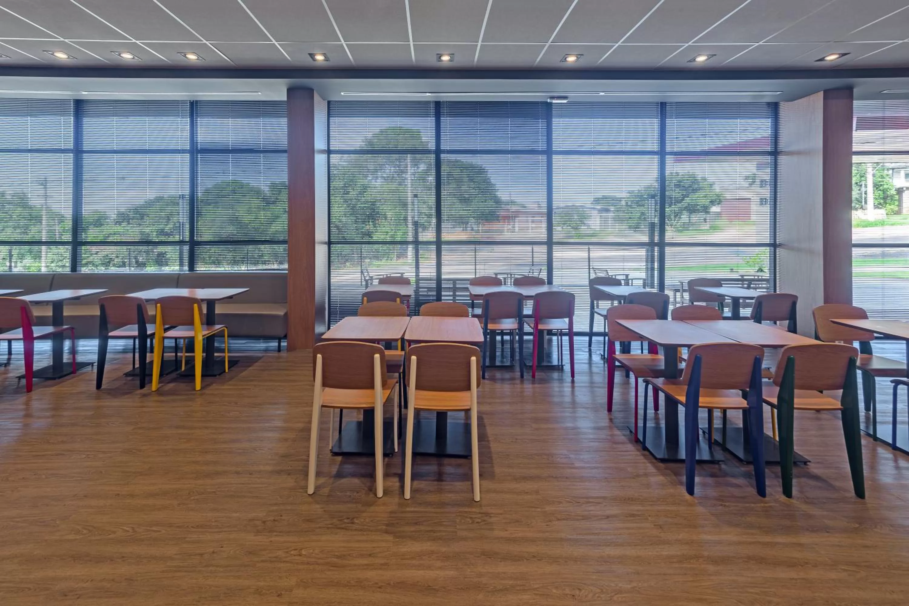 Restaurant/places to eat in ibis Guaiba