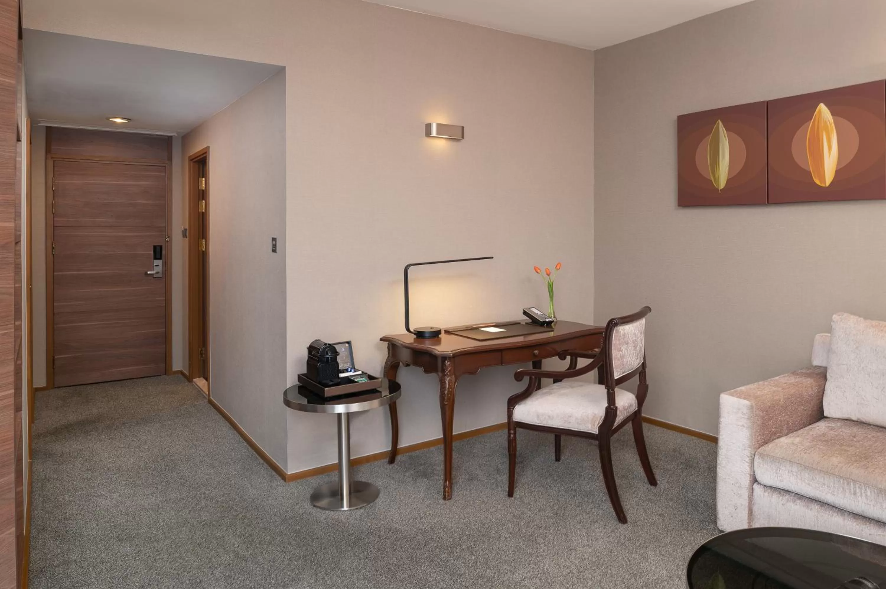 TV and multimedia in Swissotel Bangkok Ratchada