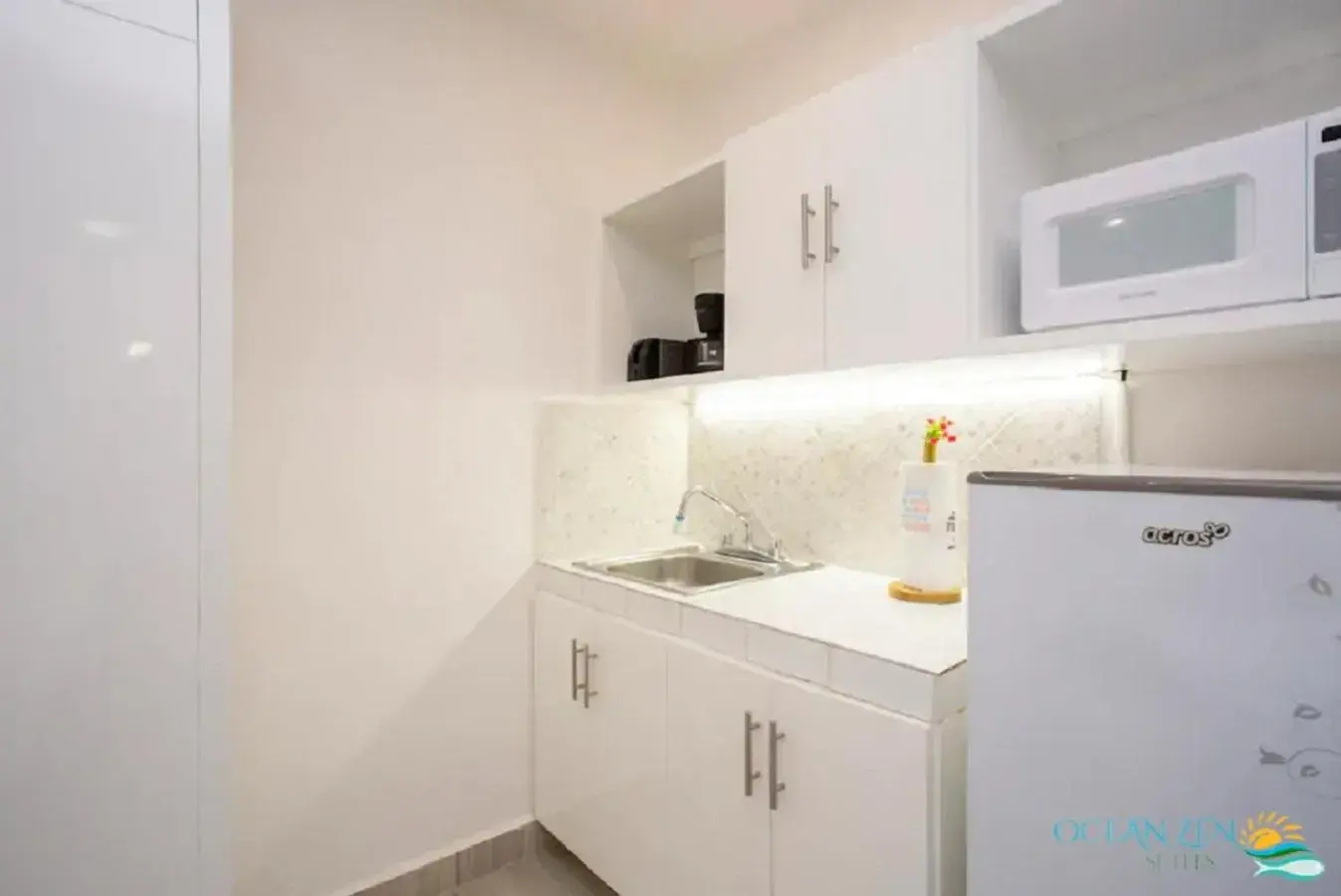 Kitchen/Kitchenette in Ocean Zen Suites on 5th Avenue - Adults Only