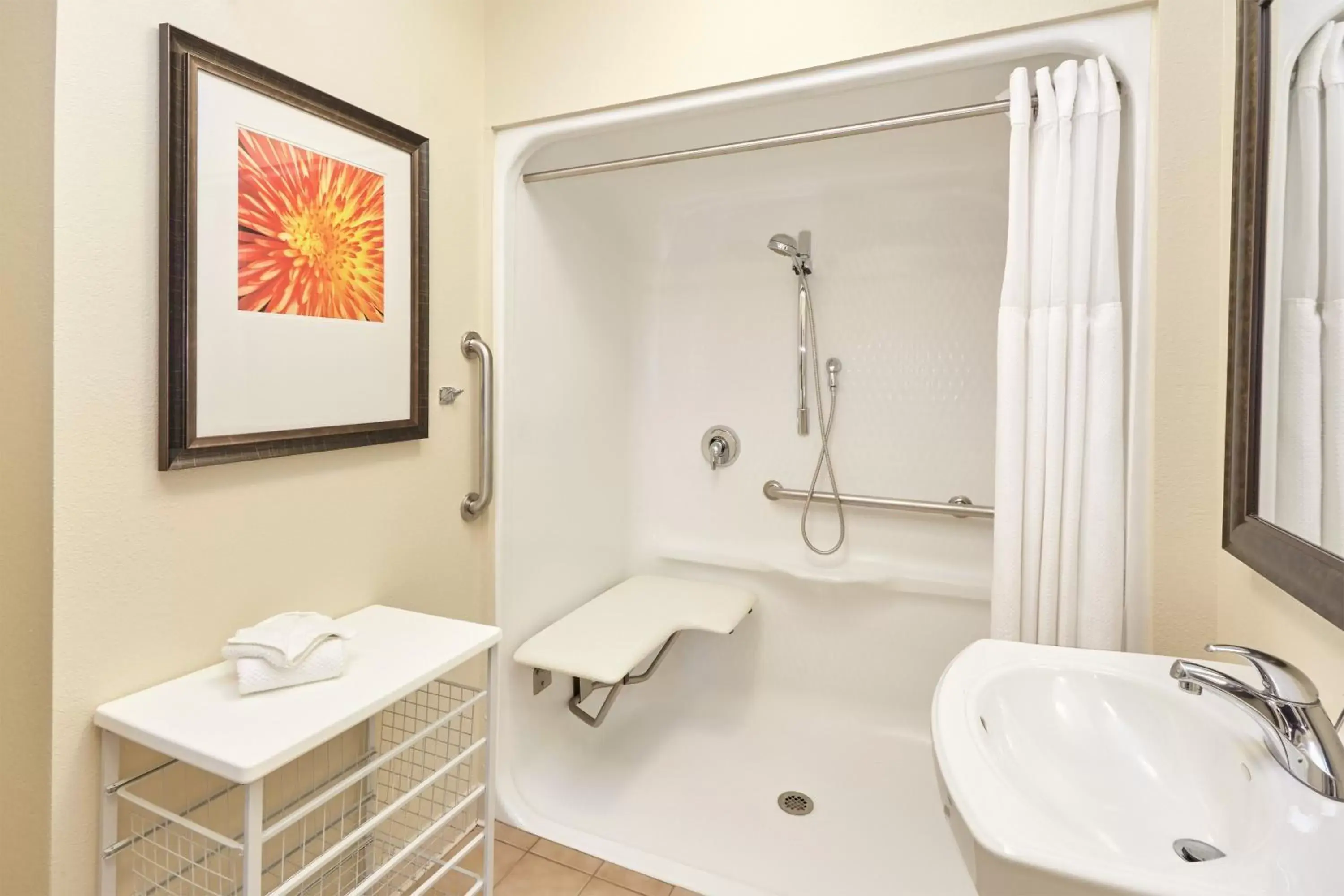 King Room - Hearing Accessible - Roll-in Shower/Non-Smoking in Staybridge Suites Glenview, an IHG Hotel King Room - Hearing Accessible - Roll-in Shower/Non-Smoking in Staybridge Suites Glenview, an IHG Hotel