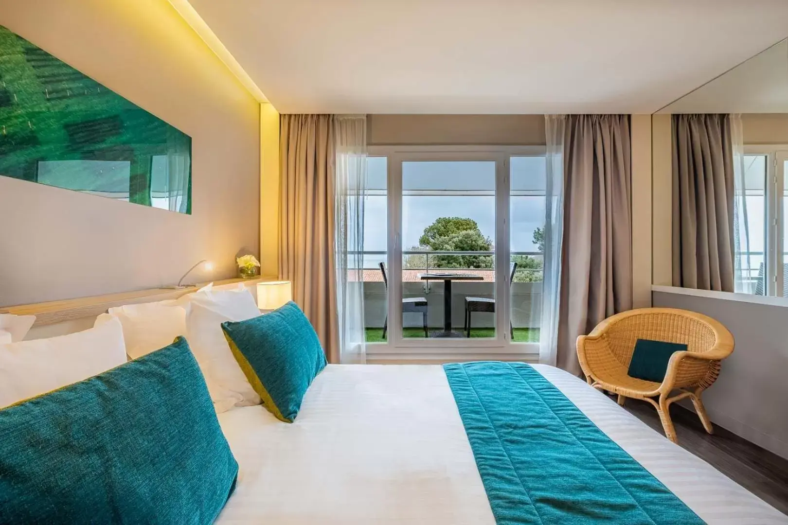 Sea view, Bed in Hôtel Le B d'Arcachon by Inwood Hotels