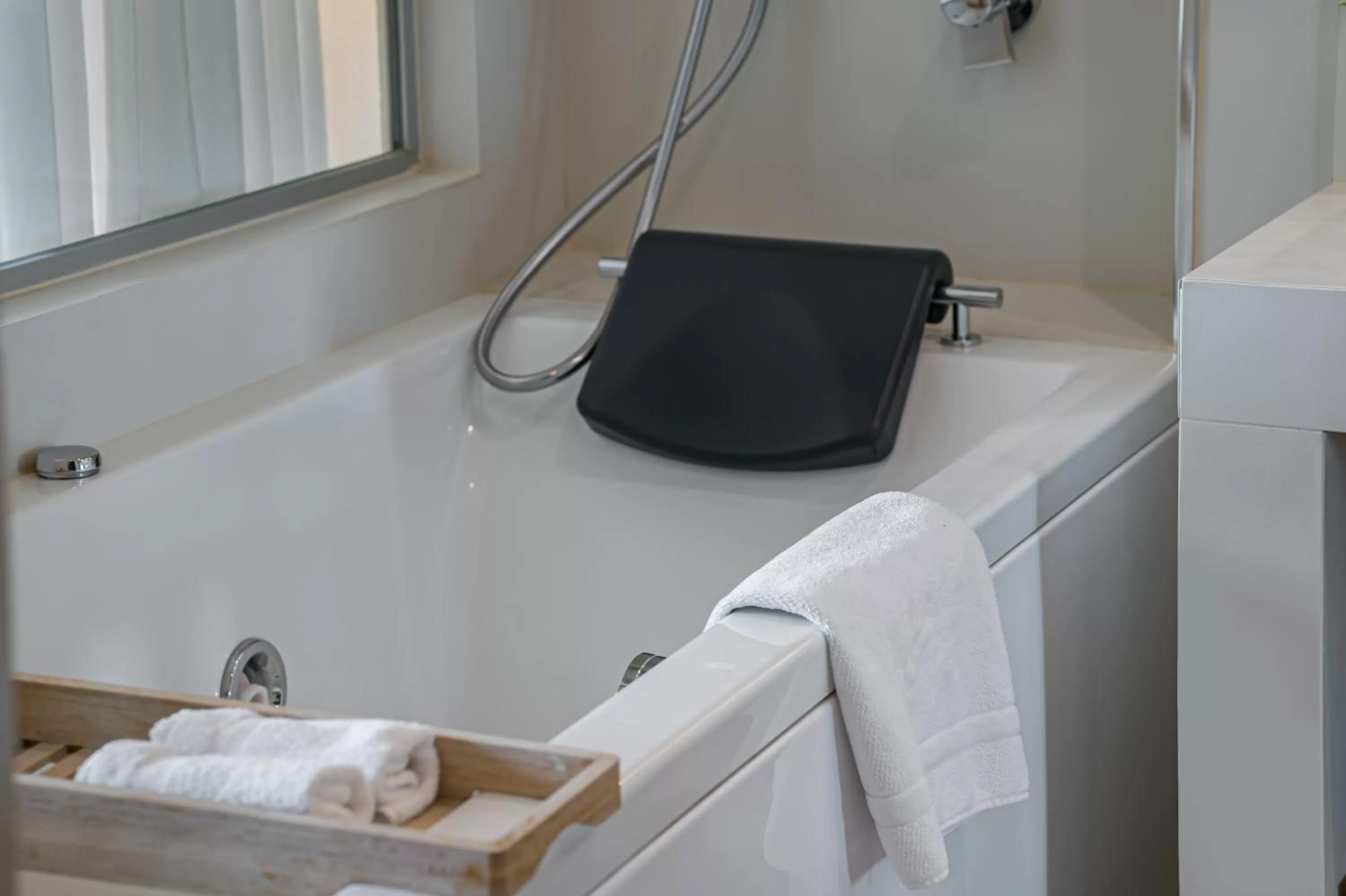 Bath in N’vY Manotel