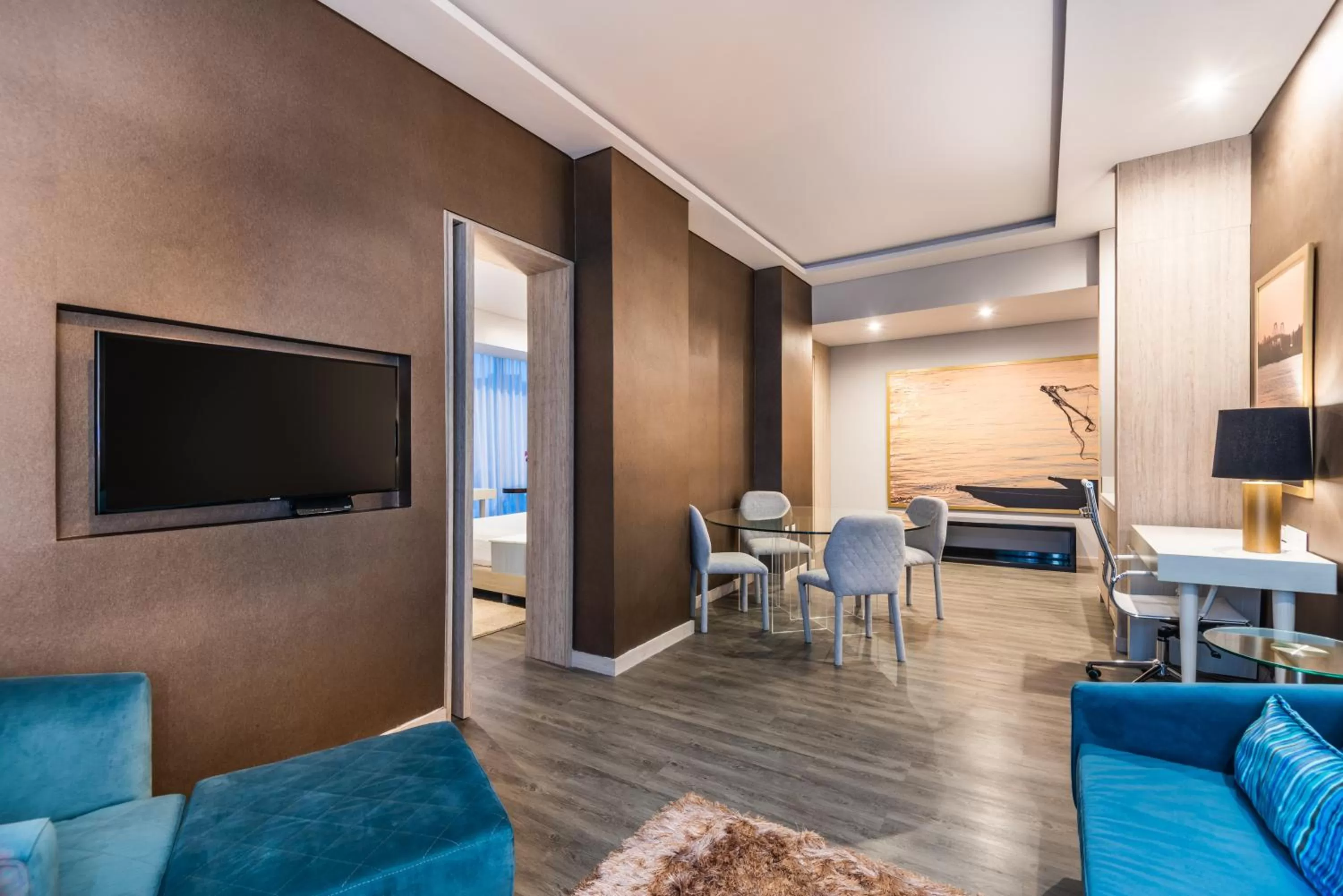 Seating area in Crowne Plaza Barranquilla by IHG