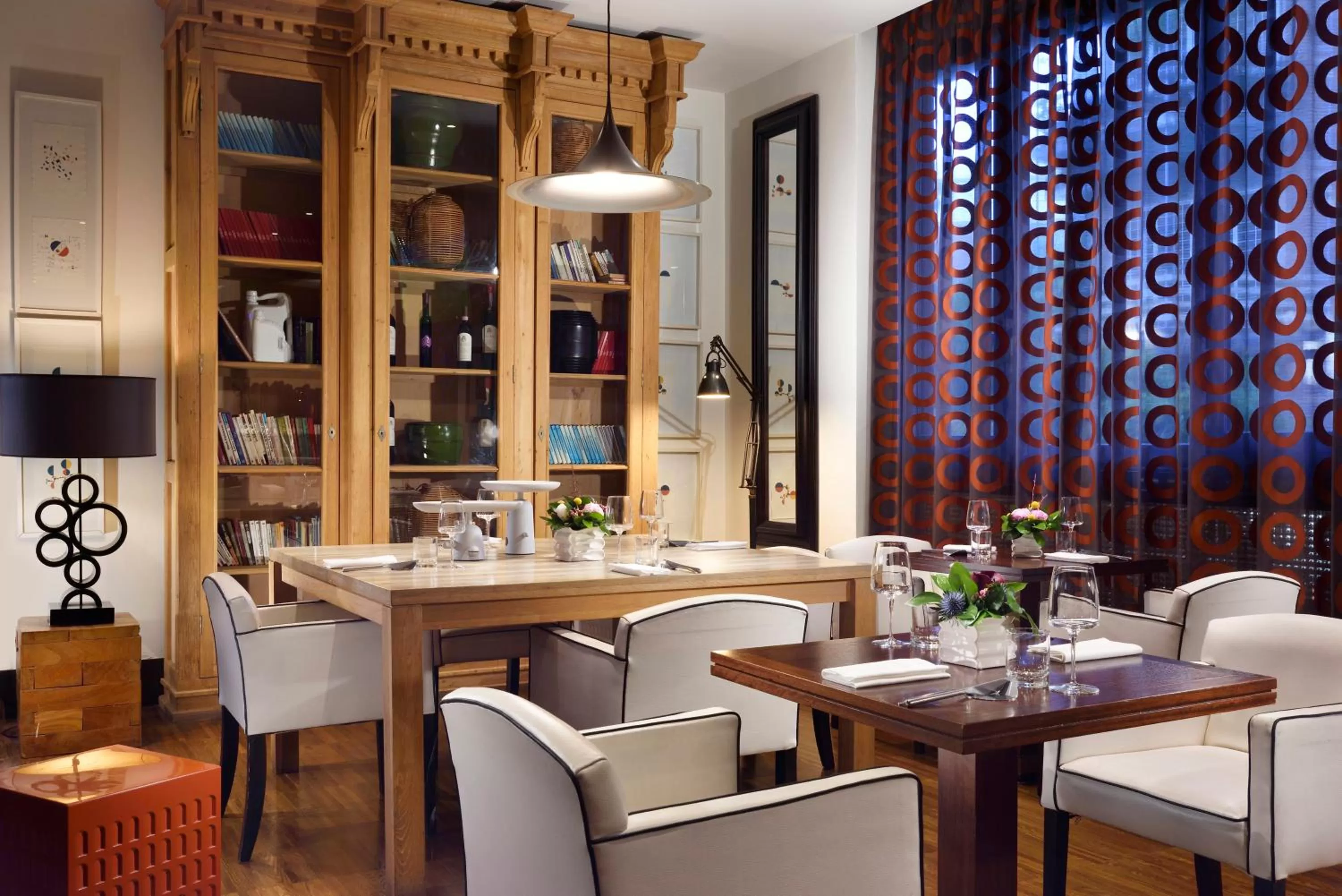 Restaurant/places to eat in Hotel Pulitzer