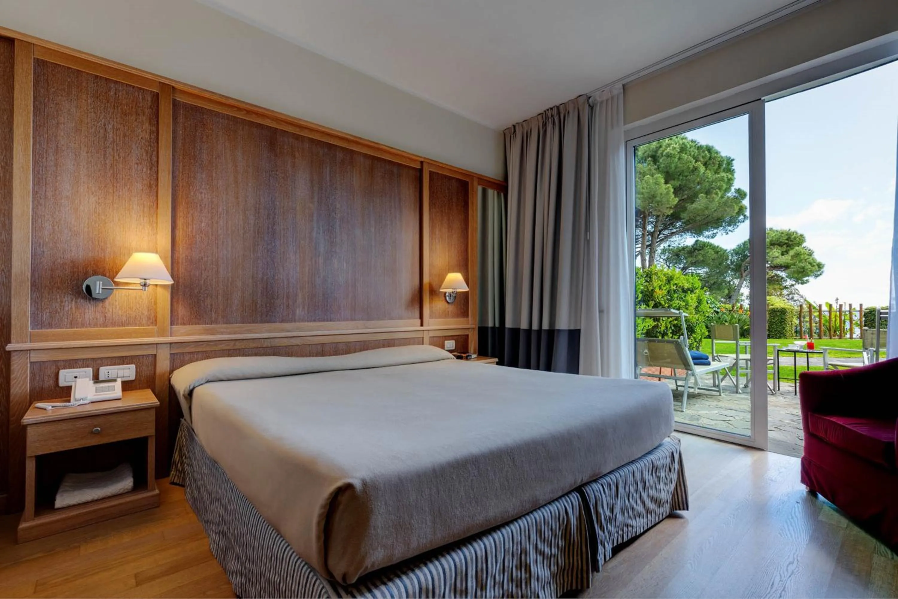 Bed in Hotel Continental