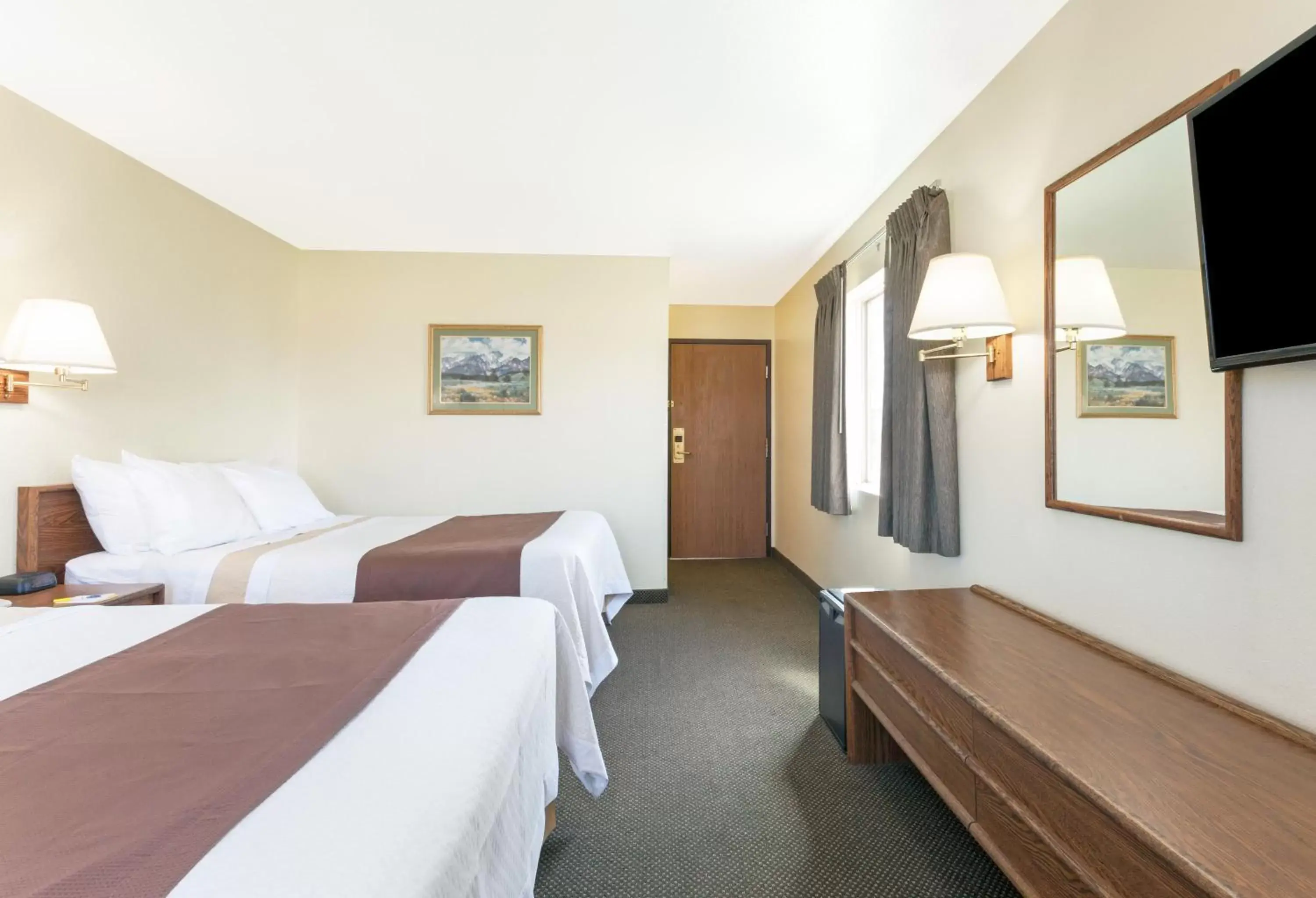 Photo of the whole room, Bed in Days Inn by Wyndham Missoula Airport