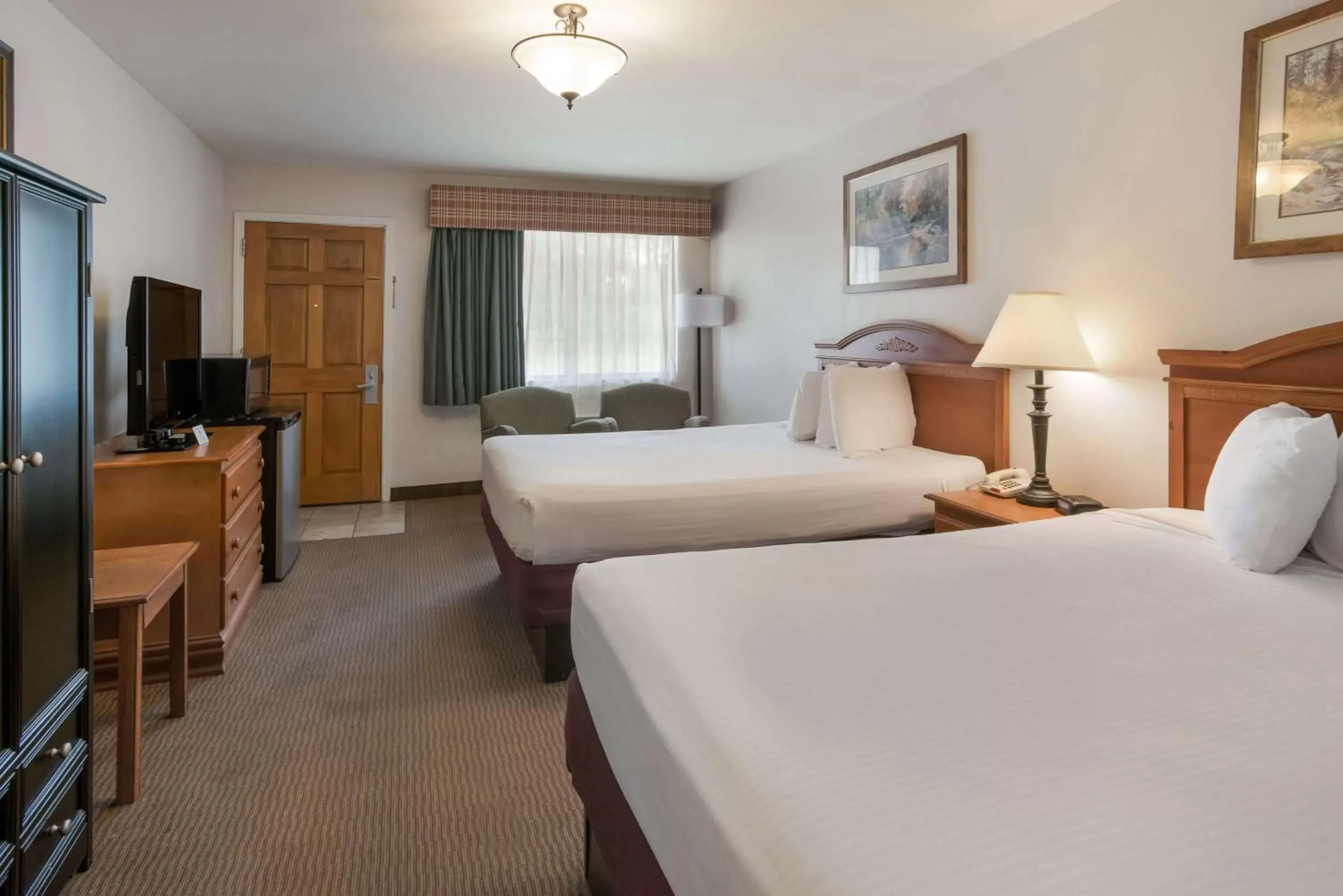 Bedroom in SureStay Hotel by Best Western Leesville