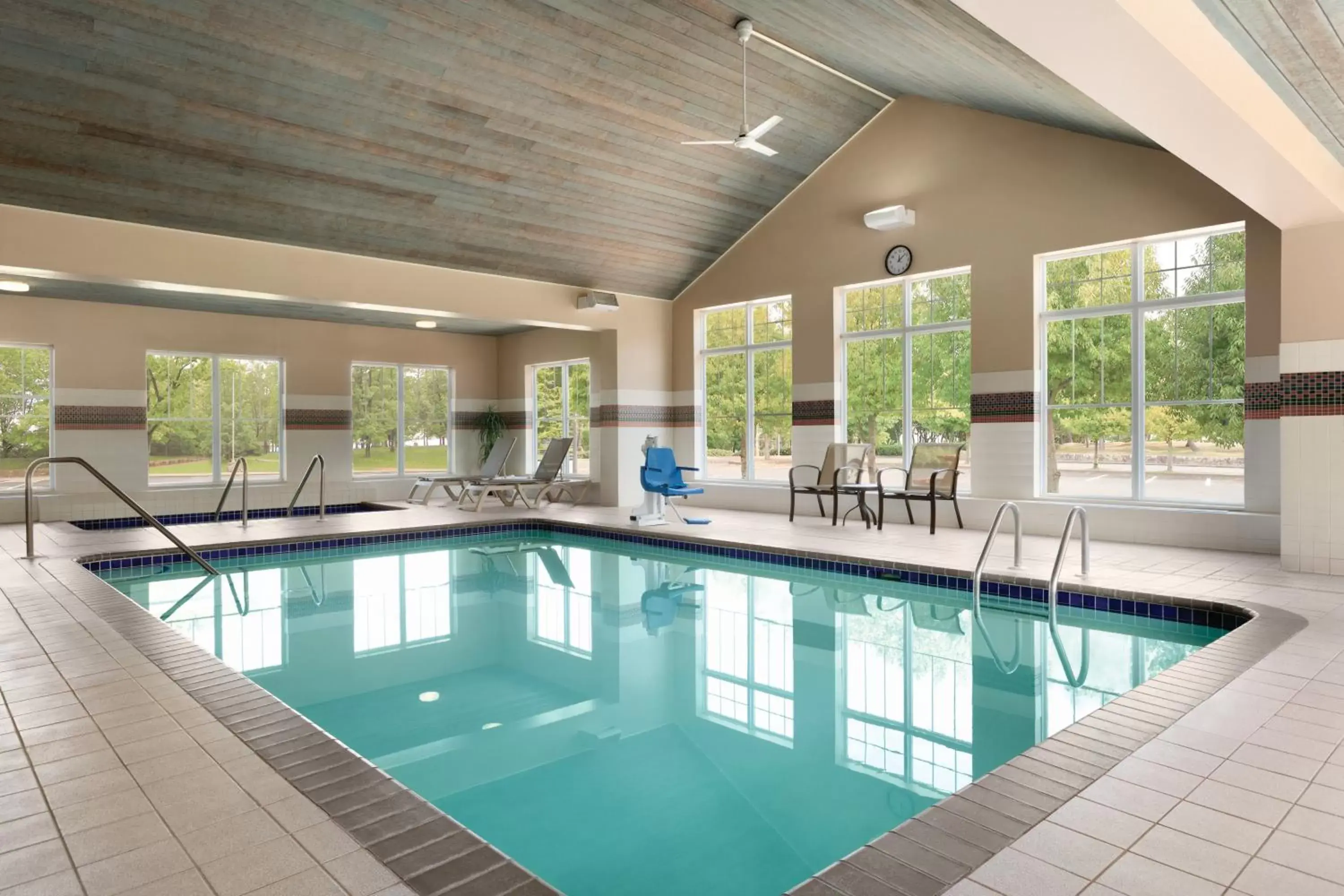 Swimming Pool in Country Inn & Suites by Radisson, Brooklyn Center, MN