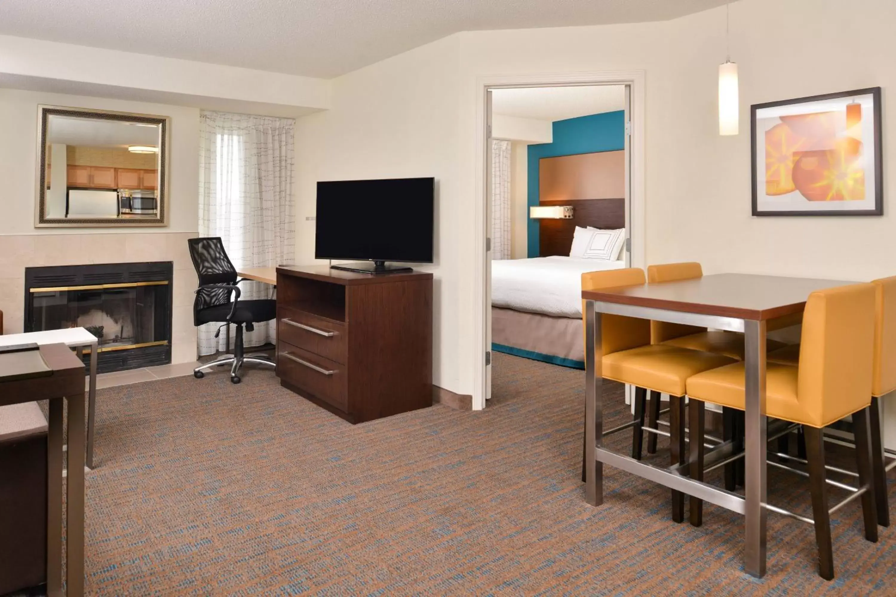 Living room, TV/Entertainment Center in Residence Inn by Marriott Branson