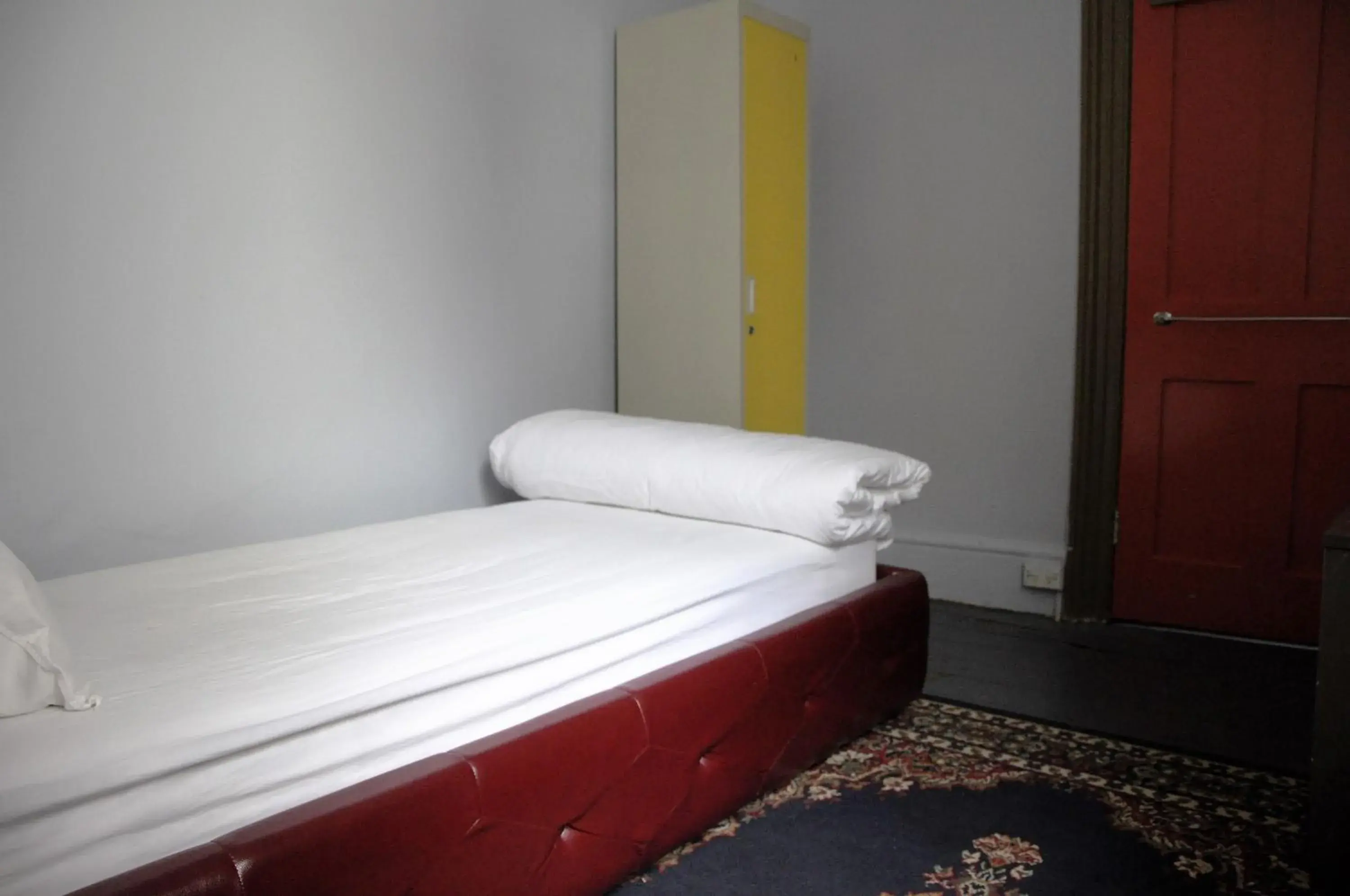 Bed in Backpackers Imperial Hotel