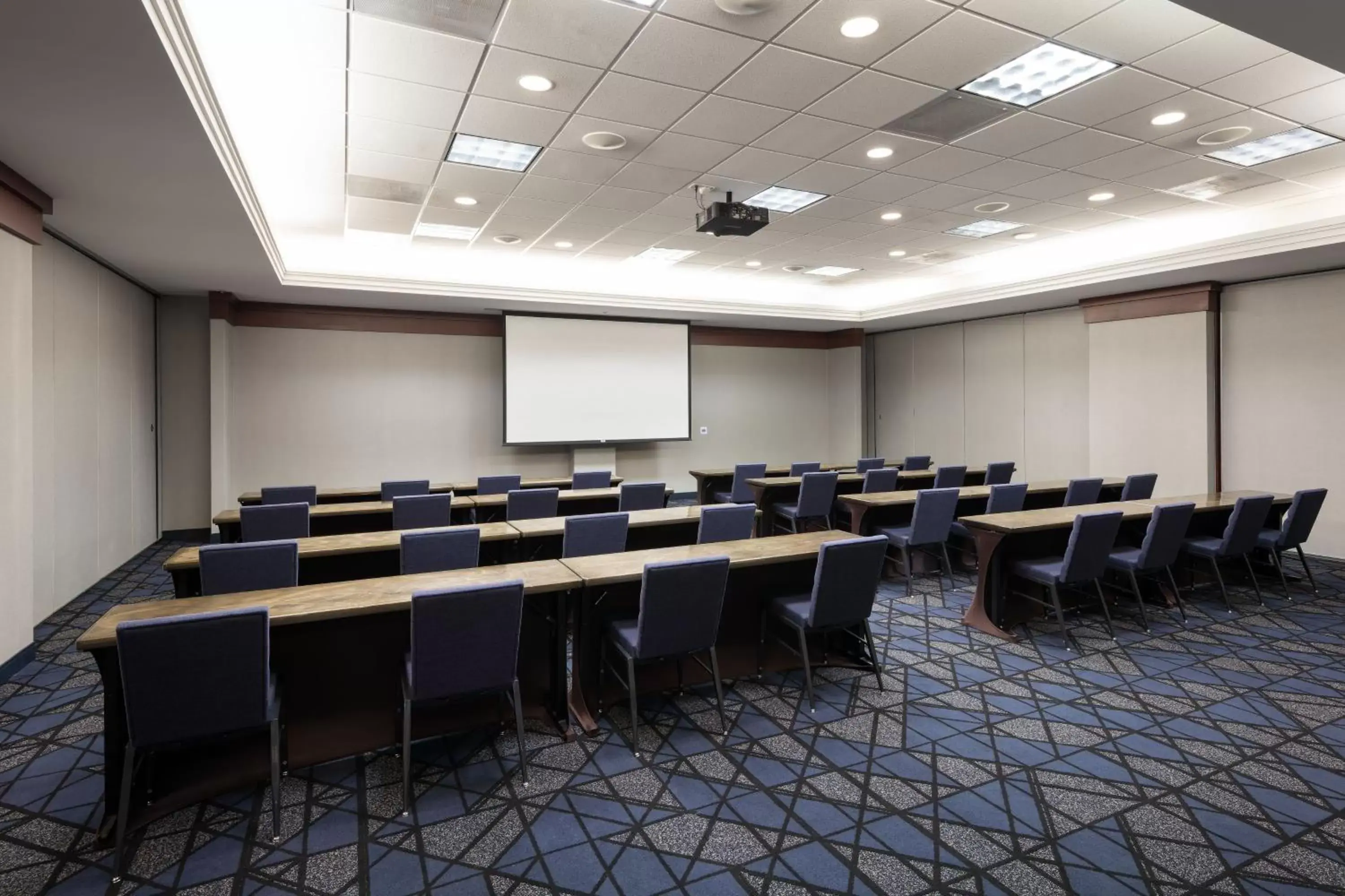 Meeting/conference room in Courtyard by Marriott Wichita at Old Town