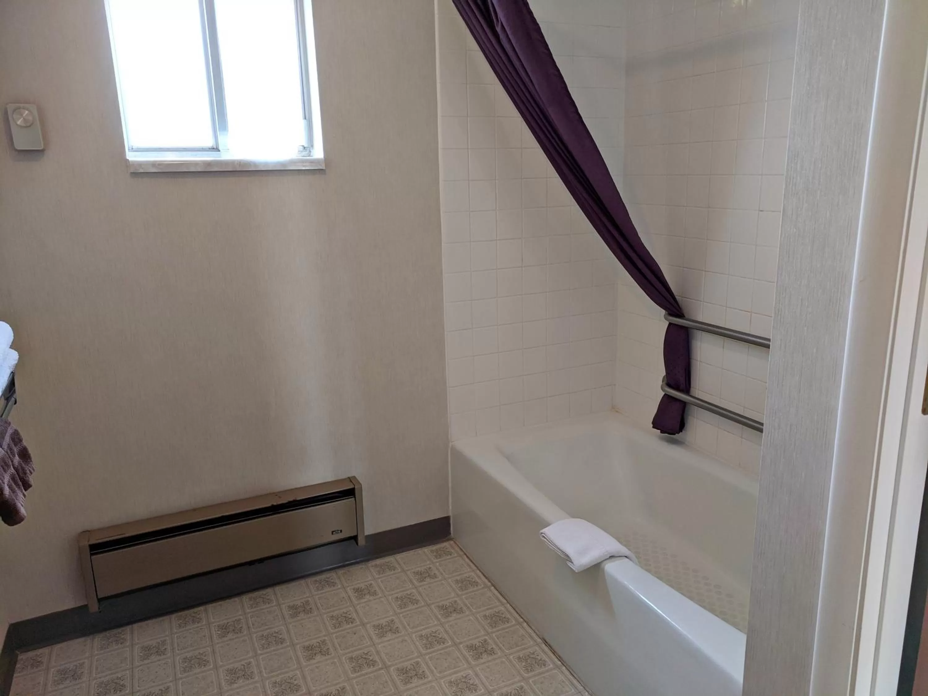 Bathroom in Aquarius Inn