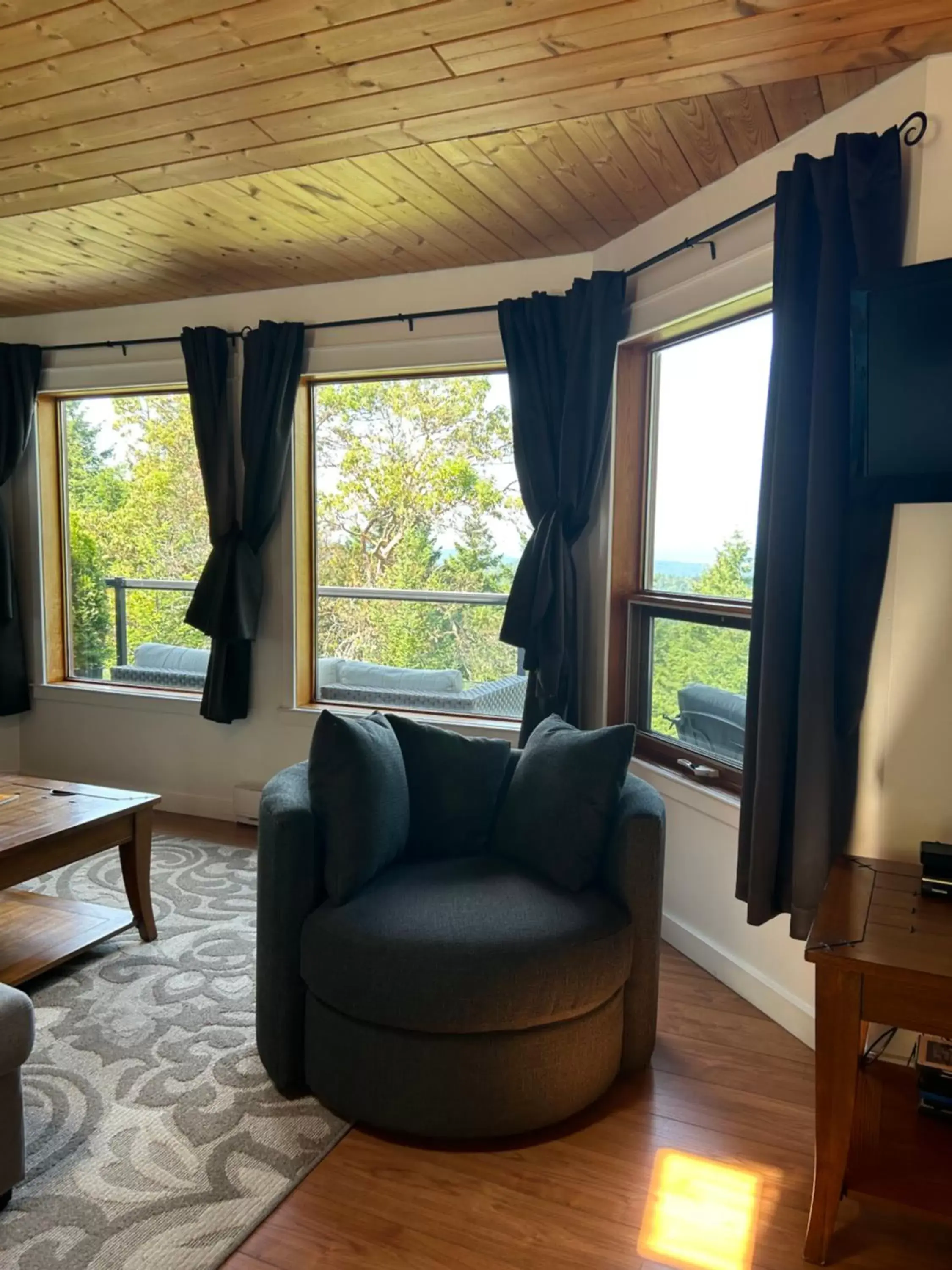 Living room, Seating Area in Armand Heights