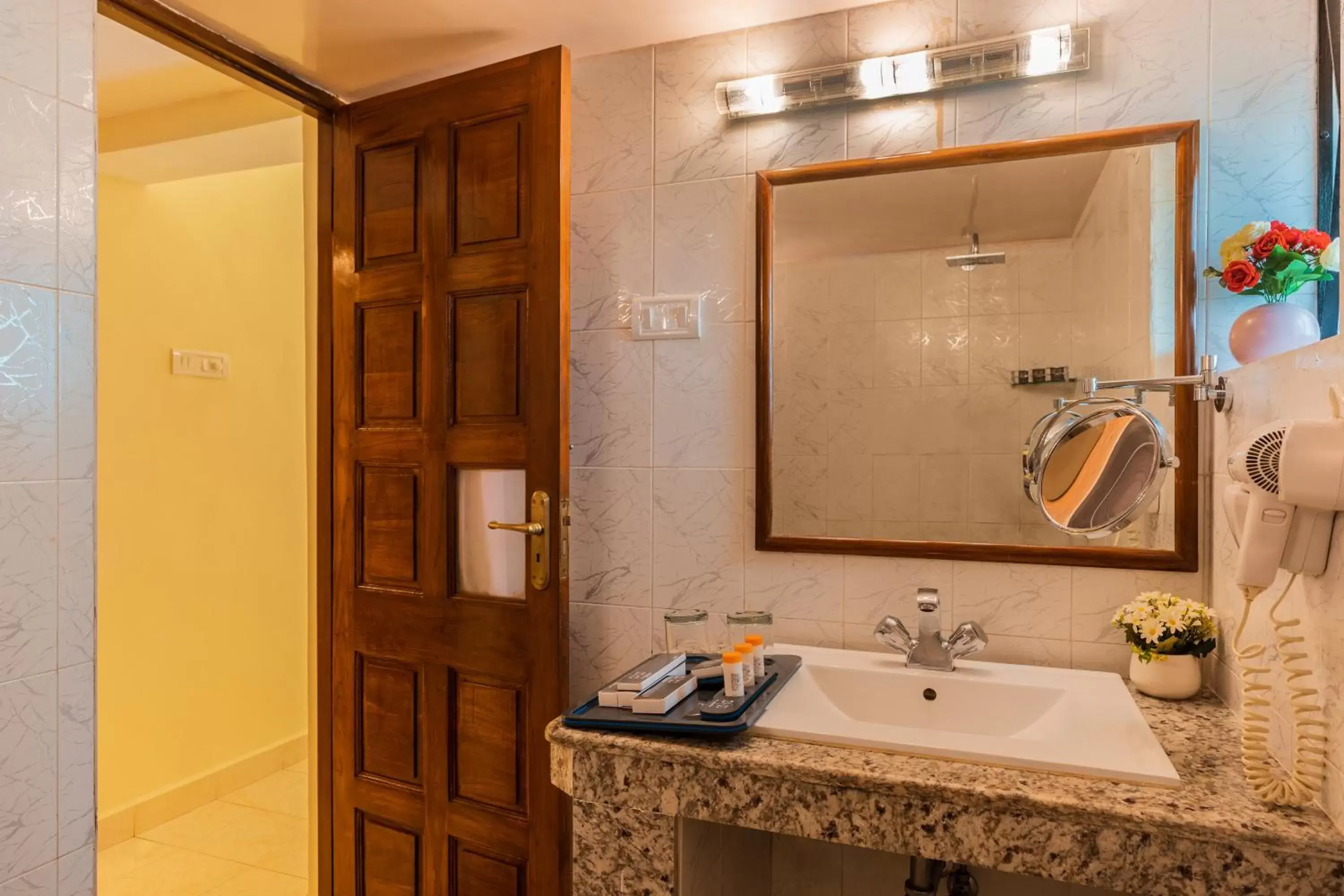 Bathroom in De Mandarin Beach Resort Suites & Villas, Candolim