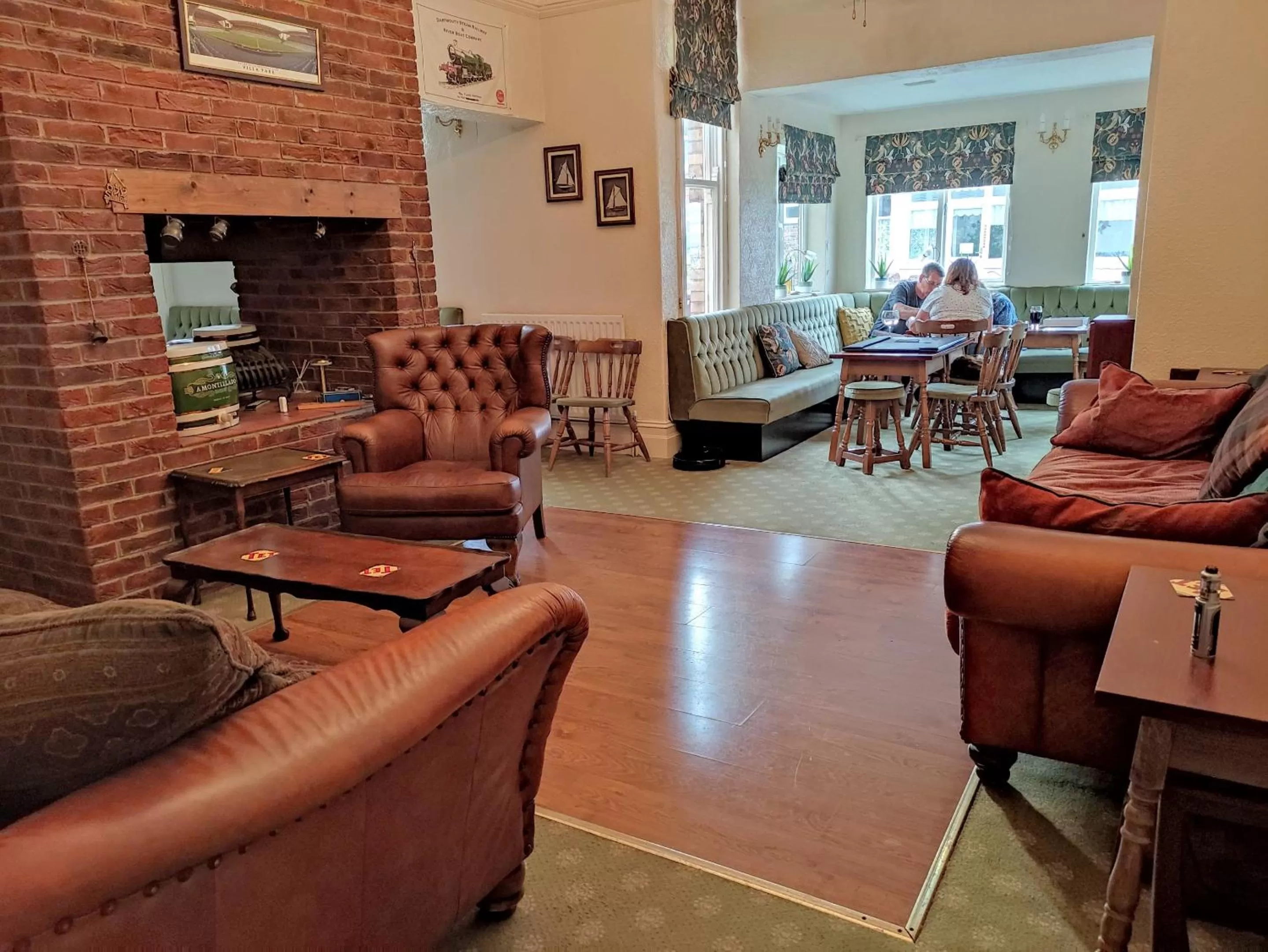 Lounge or bar in Cleve Court Hotel