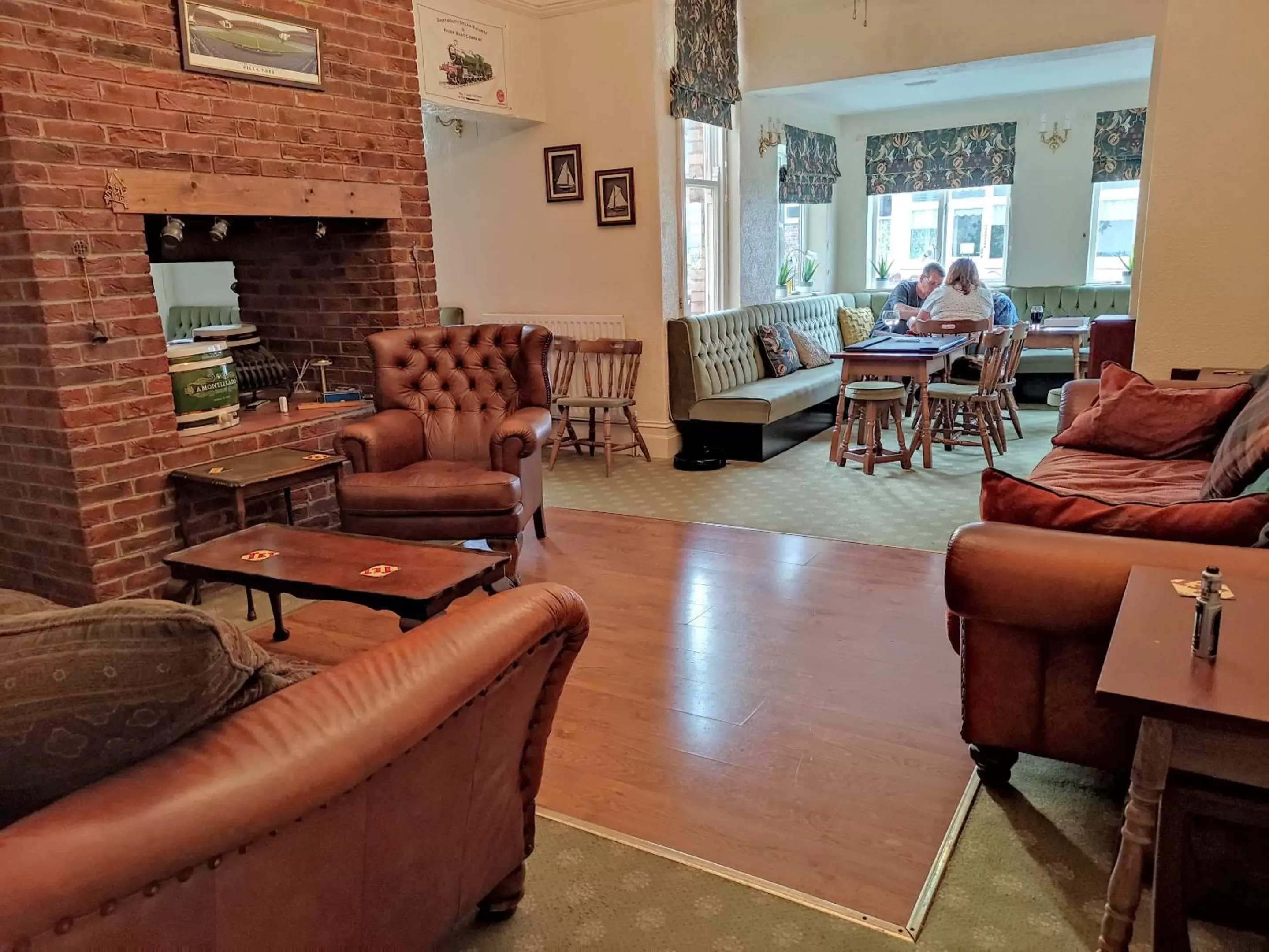 Lounge or bar, Seating Area in Cleve Court Hotel