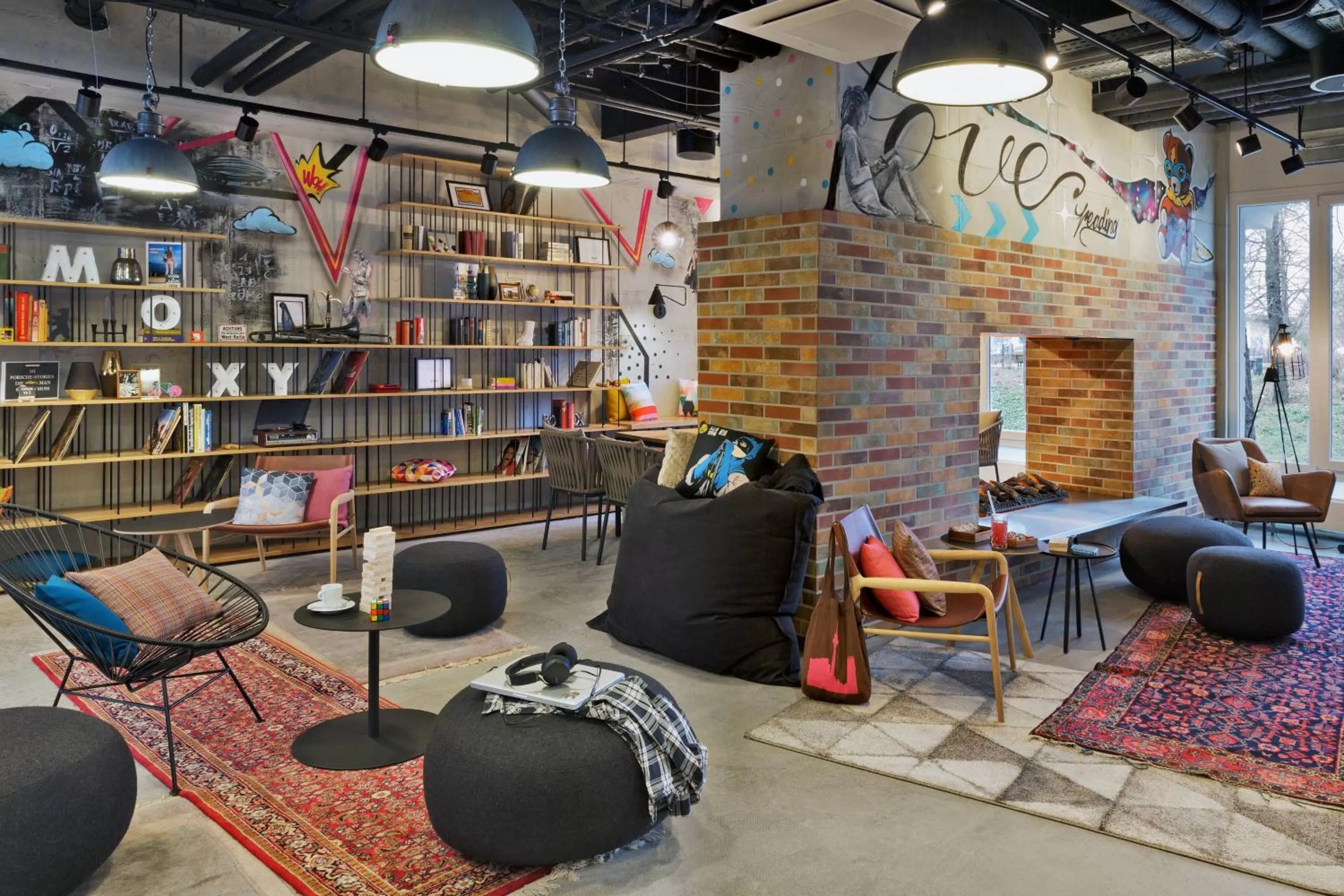 Lounge or bar in MOXY Berlin Humboldthain Park