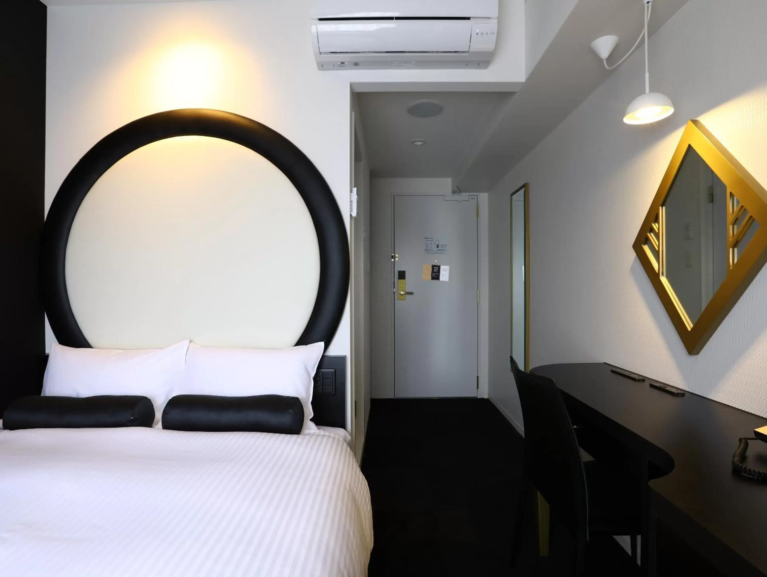 Bed in Hotel Wing International Select Osaka Umeda