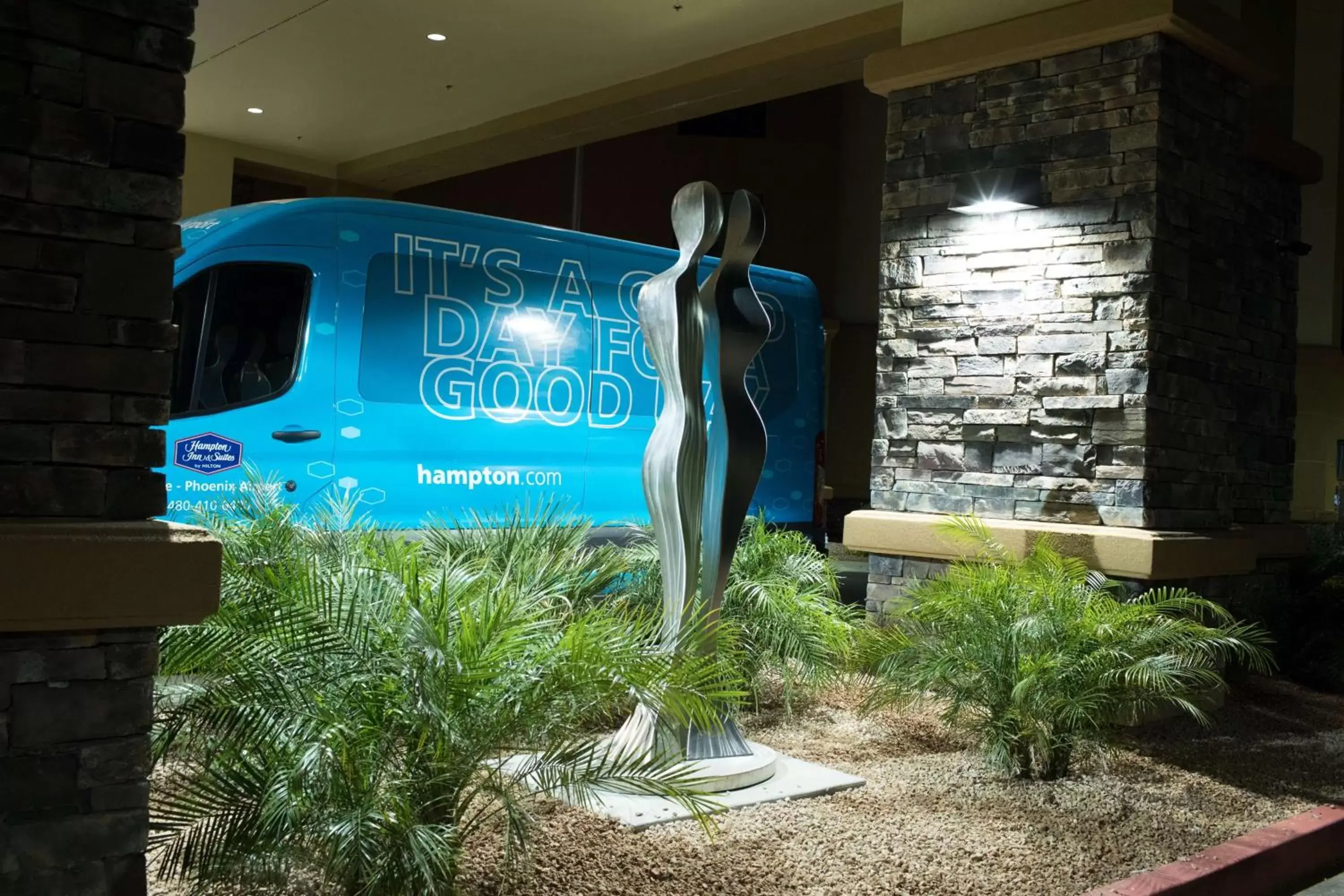 Property building in Hampton Inn & Suites Tempe/Phoenix Airport, Az Property building in Hampton Inn & Suites Tempe/Phoenix Airport, Az