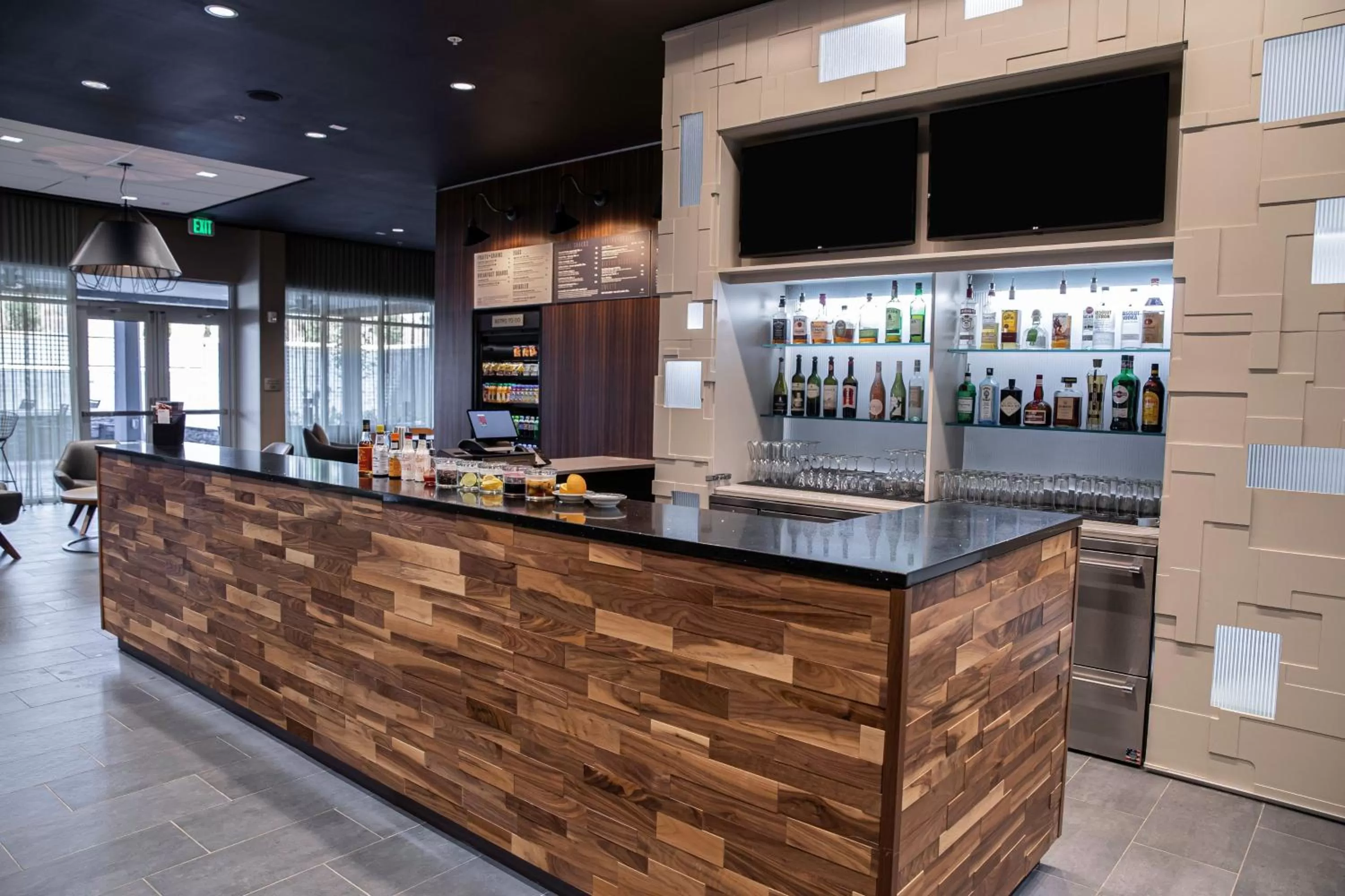 Lounge or bar in Courtyard by Marriott Greenville Mauldin
