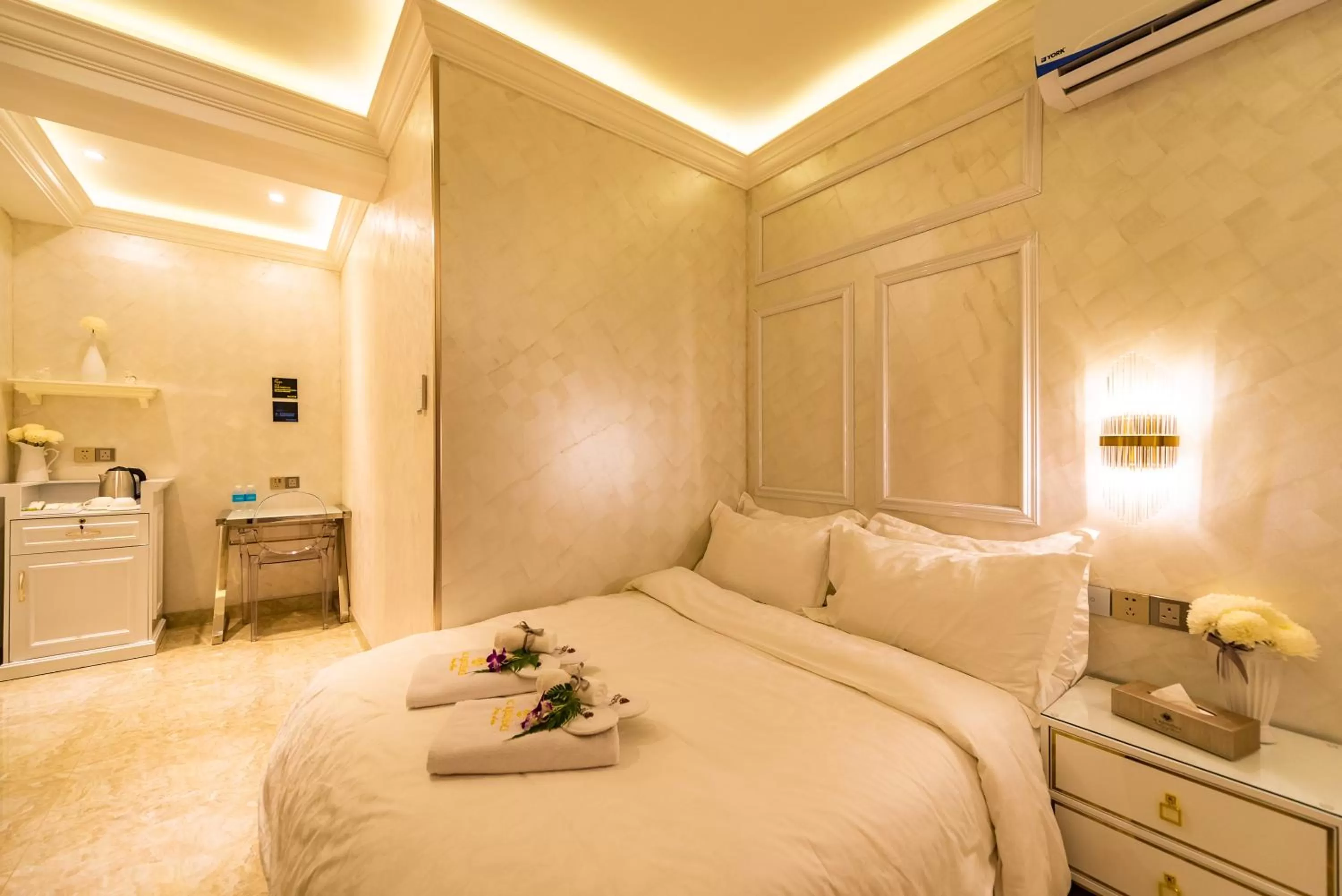 Bedroom, Bed in AC Residence - Behind Cititel Hotel