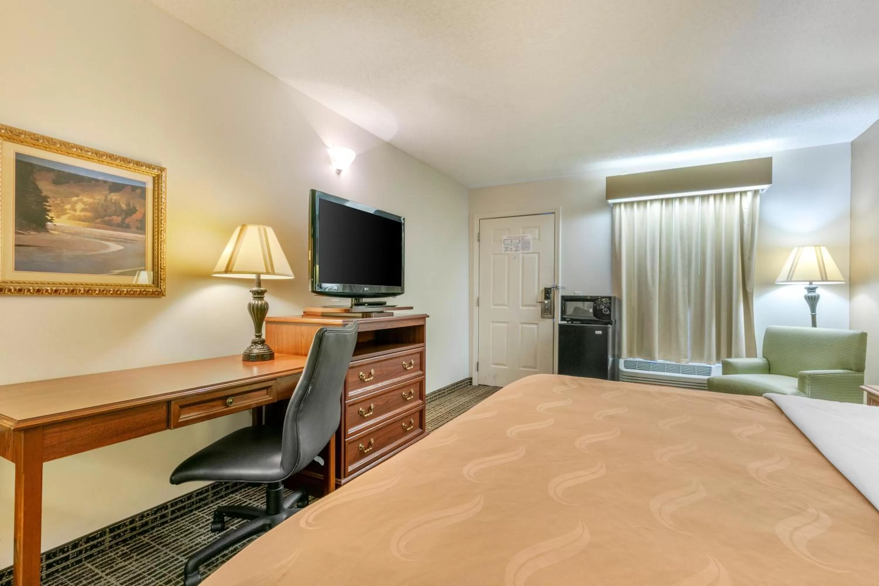 Bed in Quality Inn Johnson City I-26 exit 17