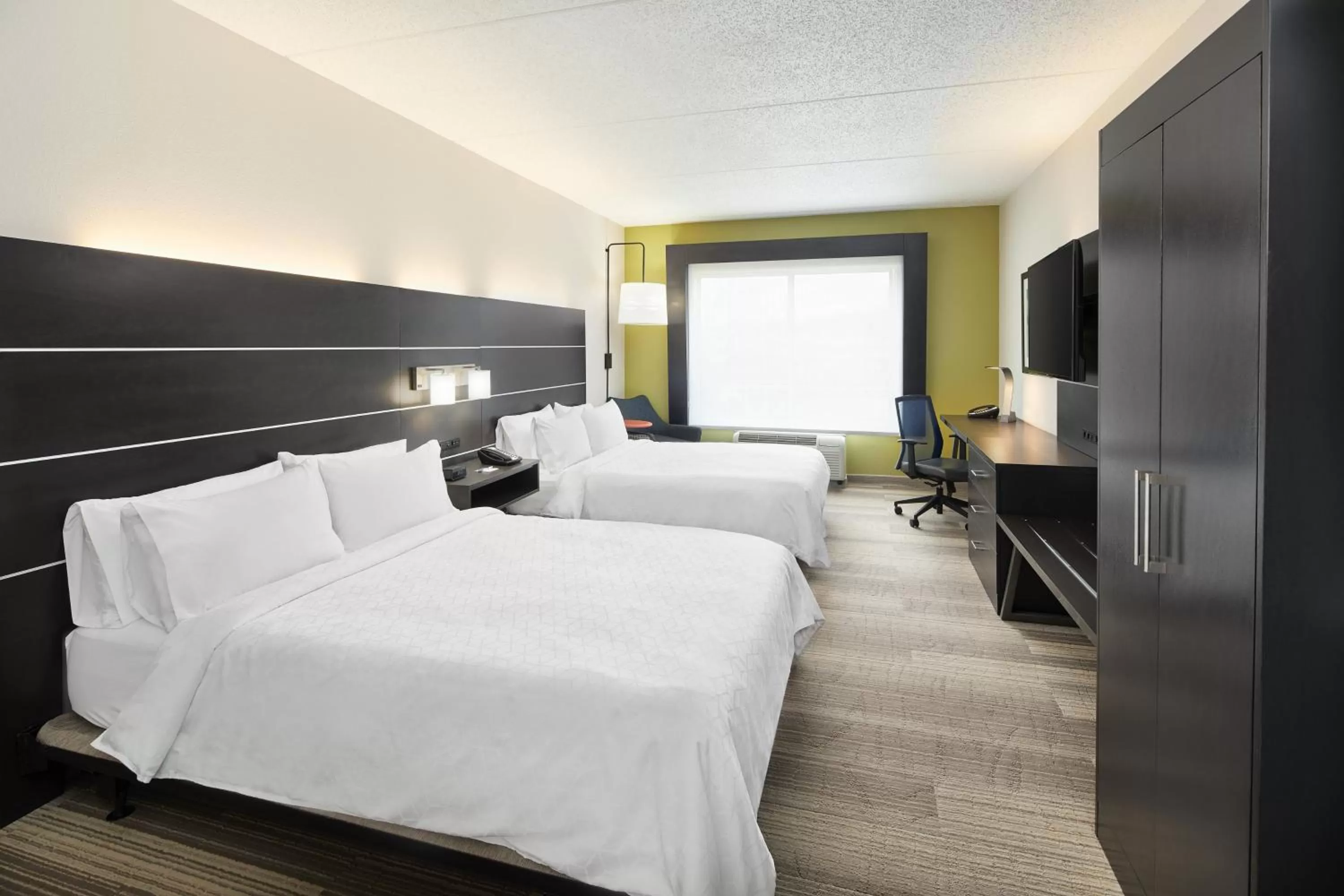 Photo of the whole room, Bed in Holiday Inn Express & Suites - Spartanburg-North by IHG