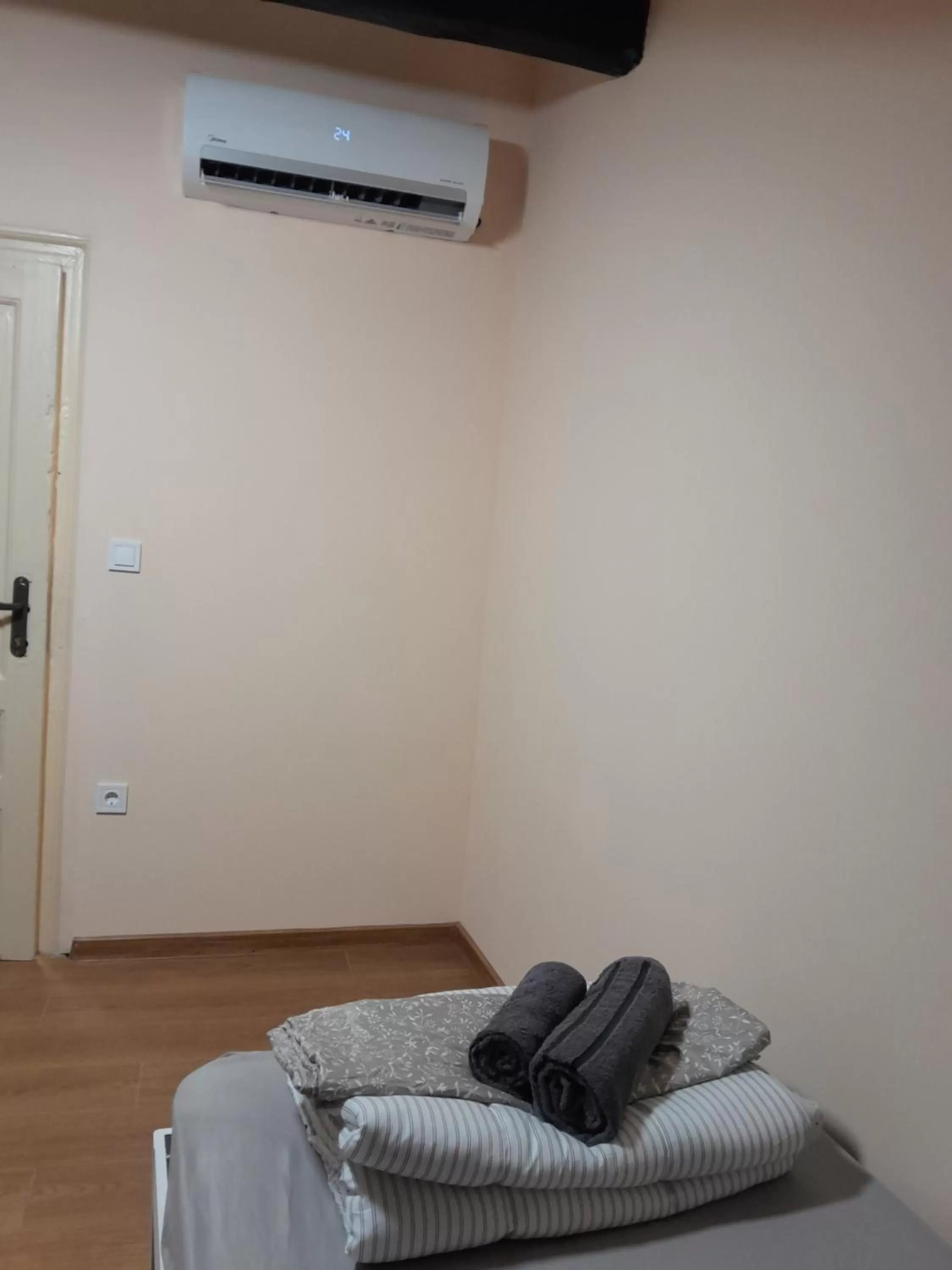 Bed in HANCHO SevenUps - KAPANA Plovdiv Center