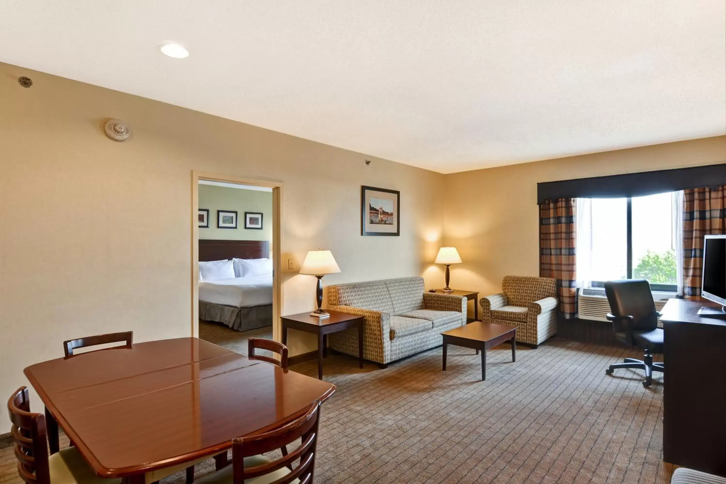 Photo of the whole room in Holiday Inn Express Boston, an IHG Hotel