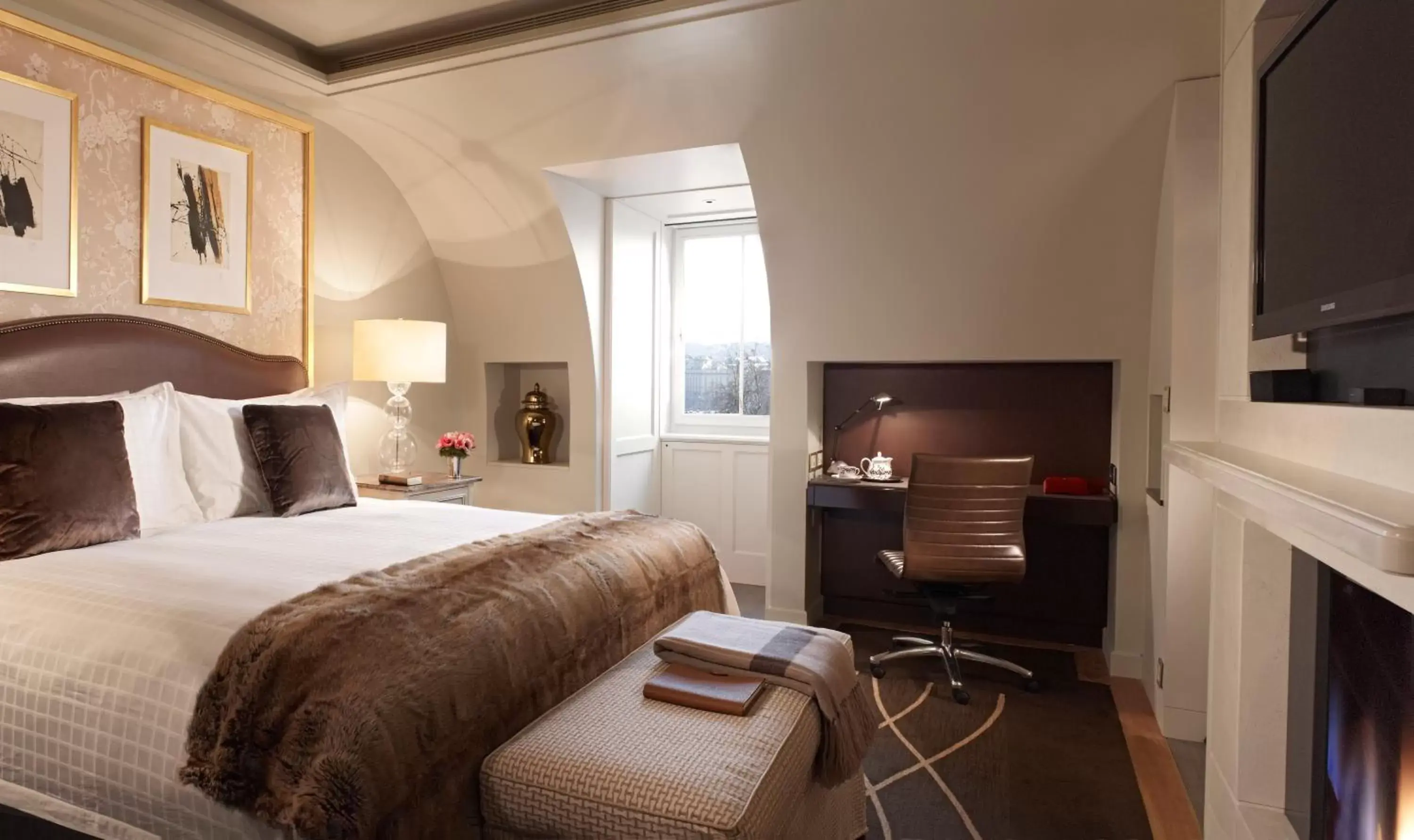 Loft Studio King Bed in Four Seasons Hotel des Bergues Geneva