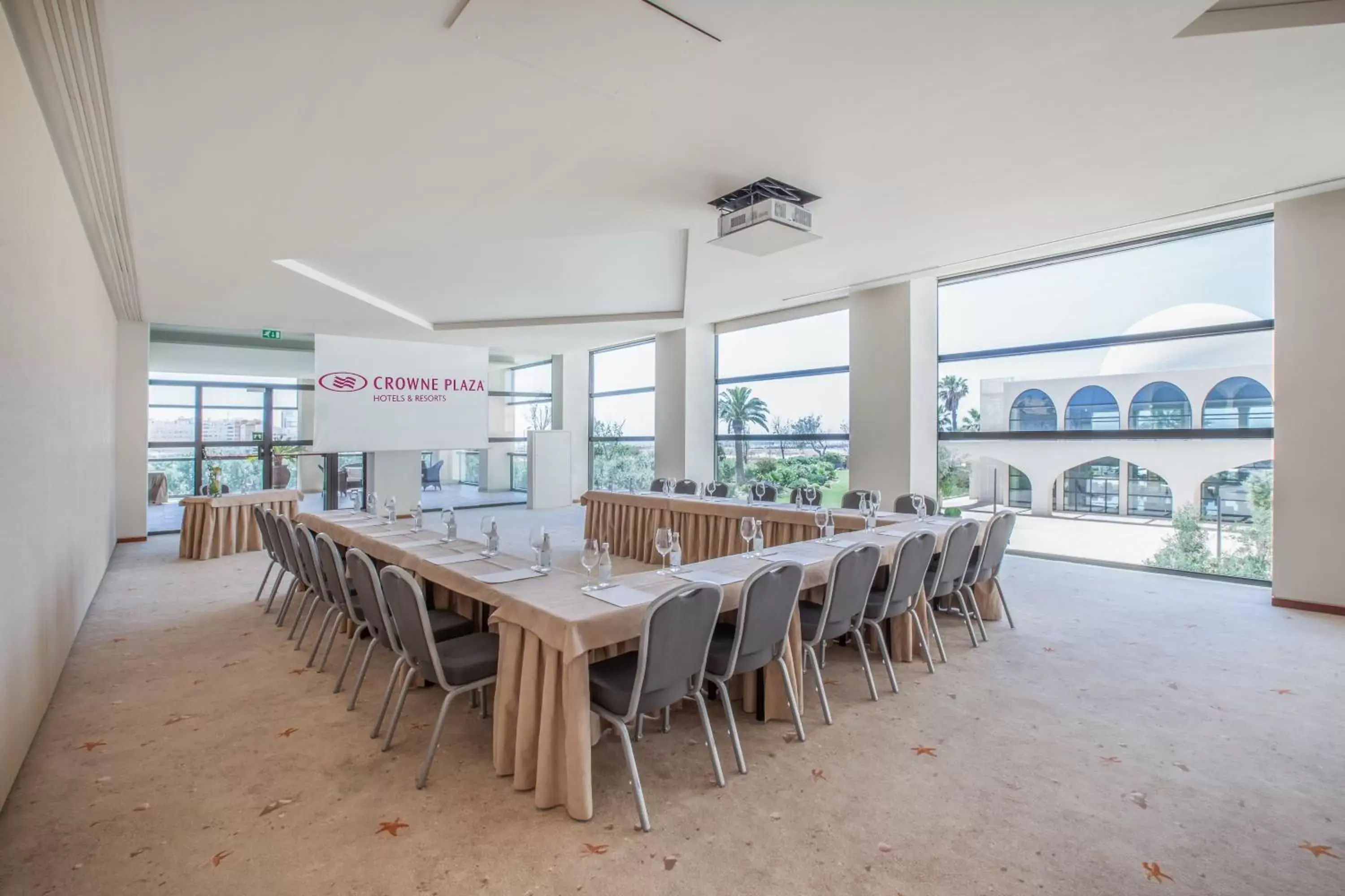 Meeting/conference room in Crowne Plaza Vilamoura - Algarve, an IHG Hotel