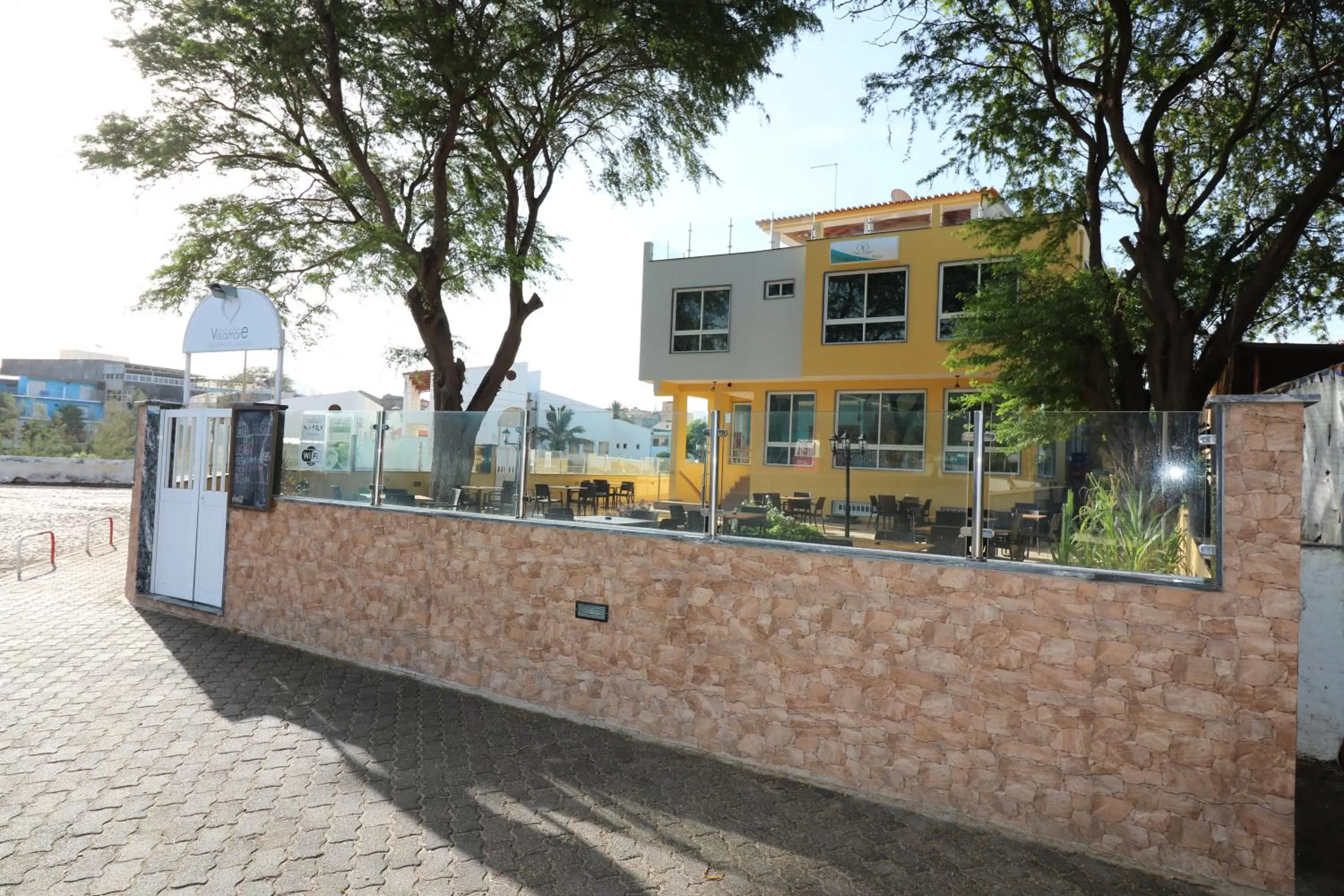 Facade/entrance in Vista Mar