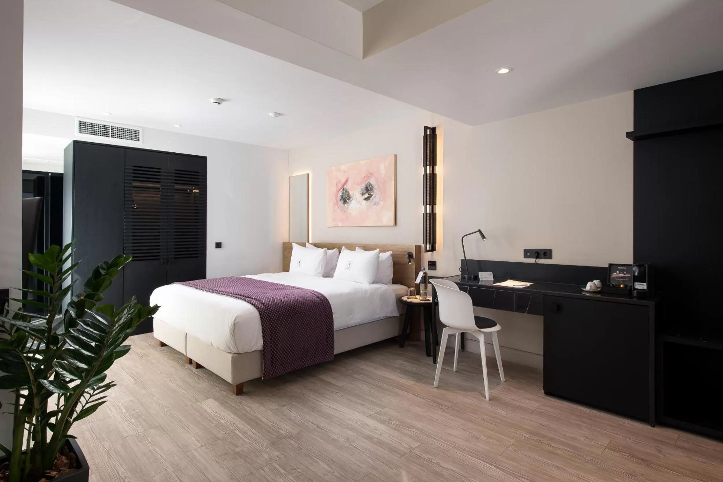 Bed in S Hotel Boutique Thessaloniki