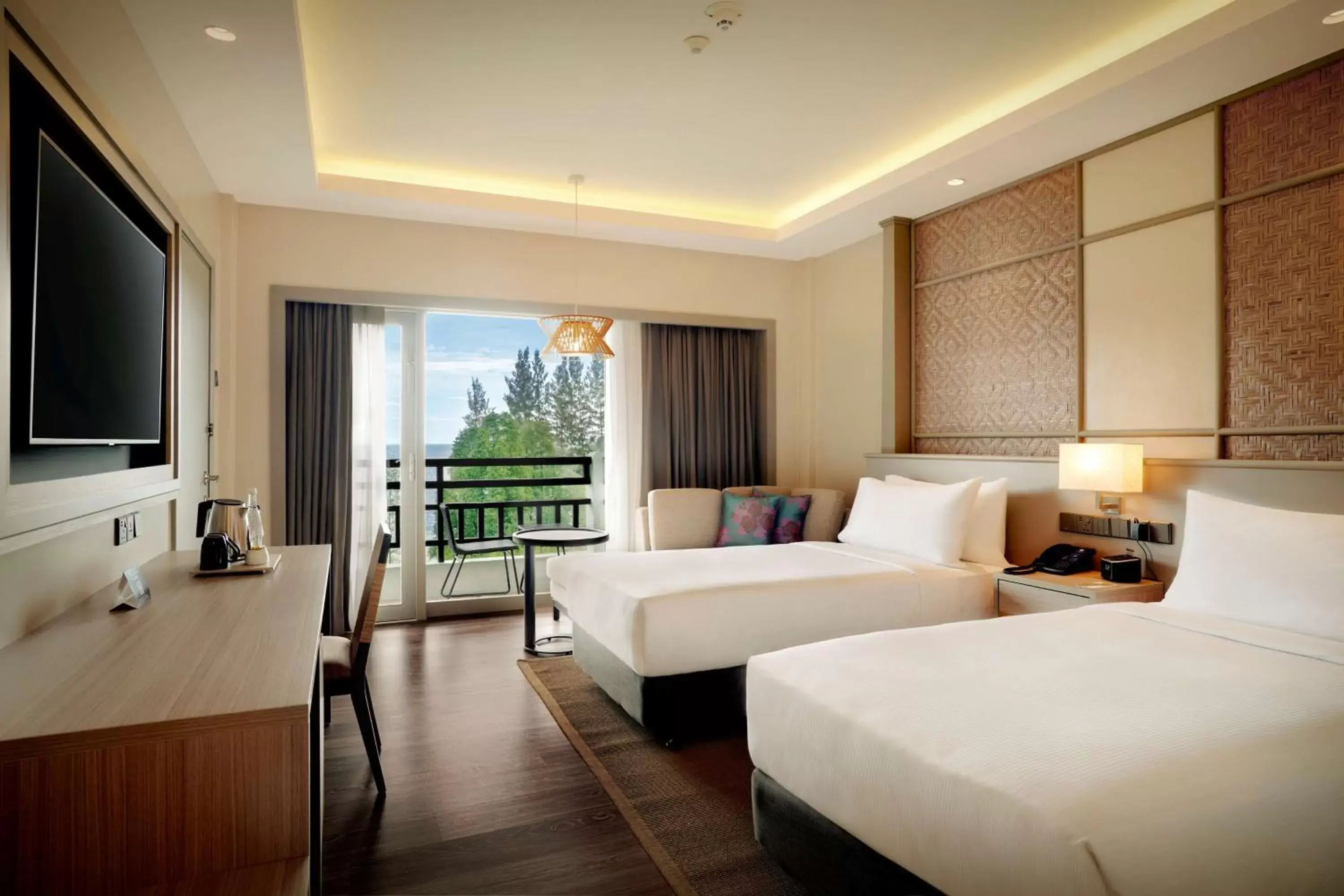 Bed in DoubleTree by Hilton Damai Laut