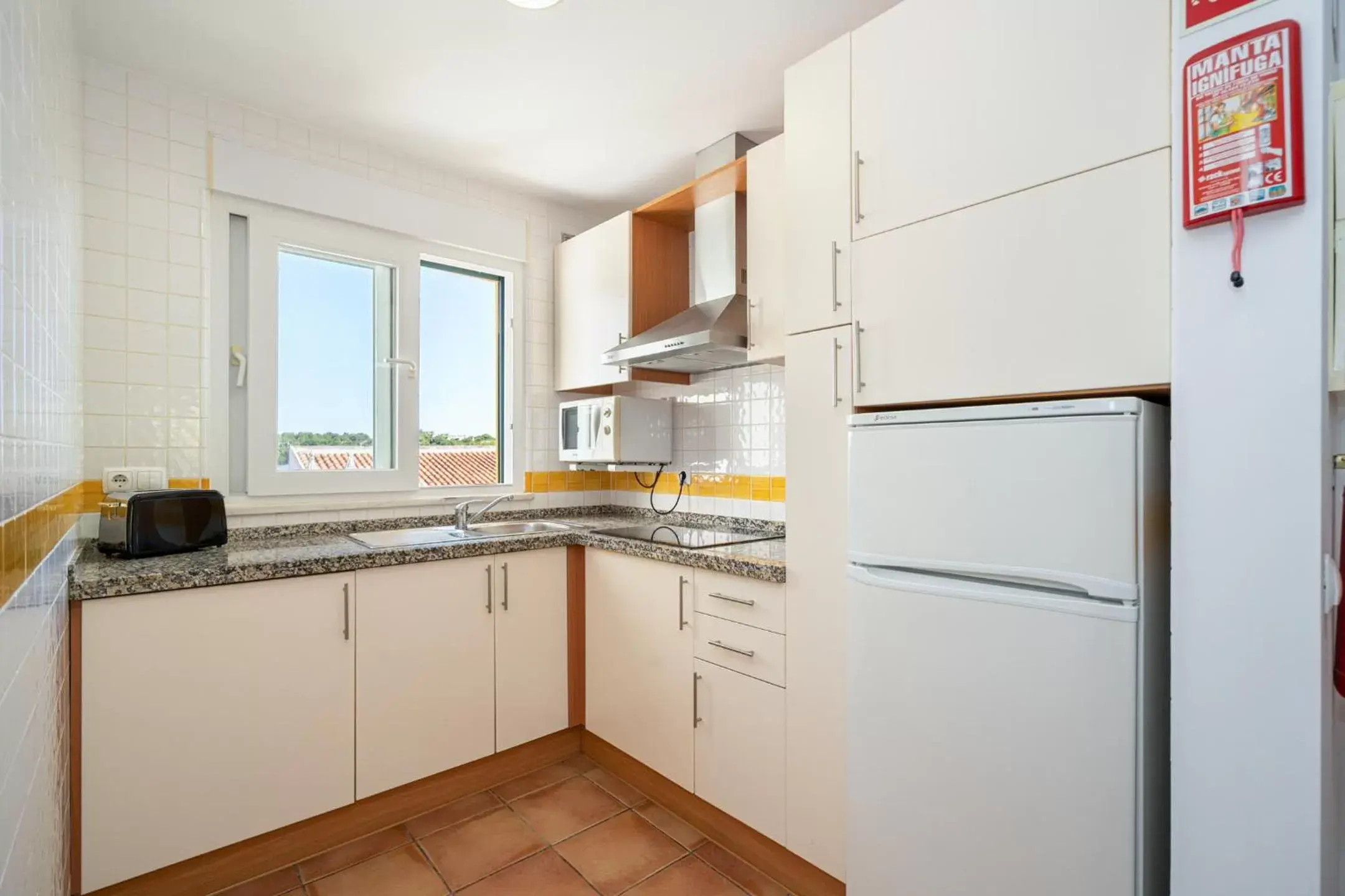 Kitchen/Kitchenette in Quinta do Morgado - Apartamentos Turisticos Monte Da Eira