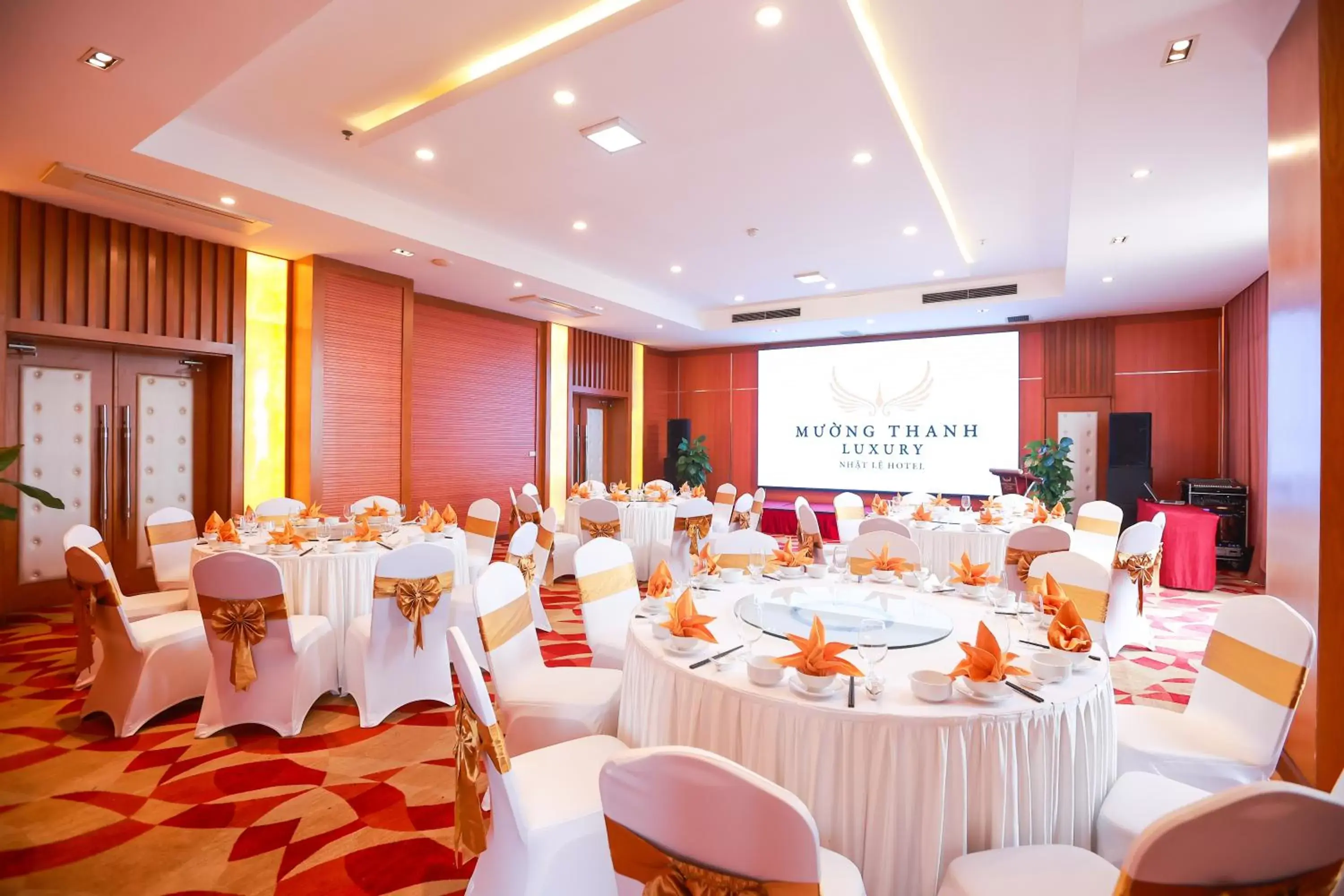 Restaurant/places to eat, Banquet Facilities in Muong Thanh Luxury Nhat Le Hotel