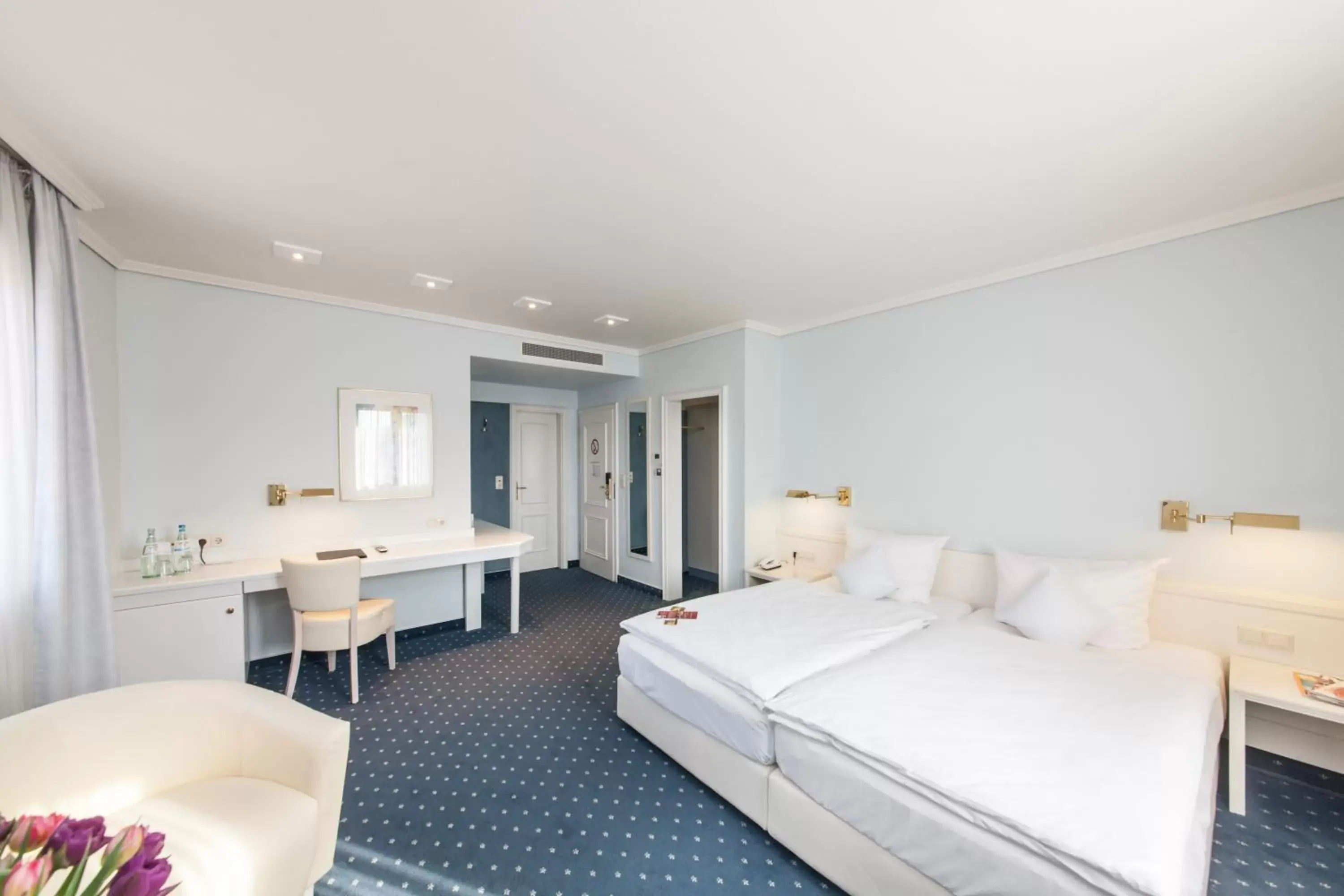 Photo of the whole room, Room Photo in Novum Hotel Post Aschaffenburg