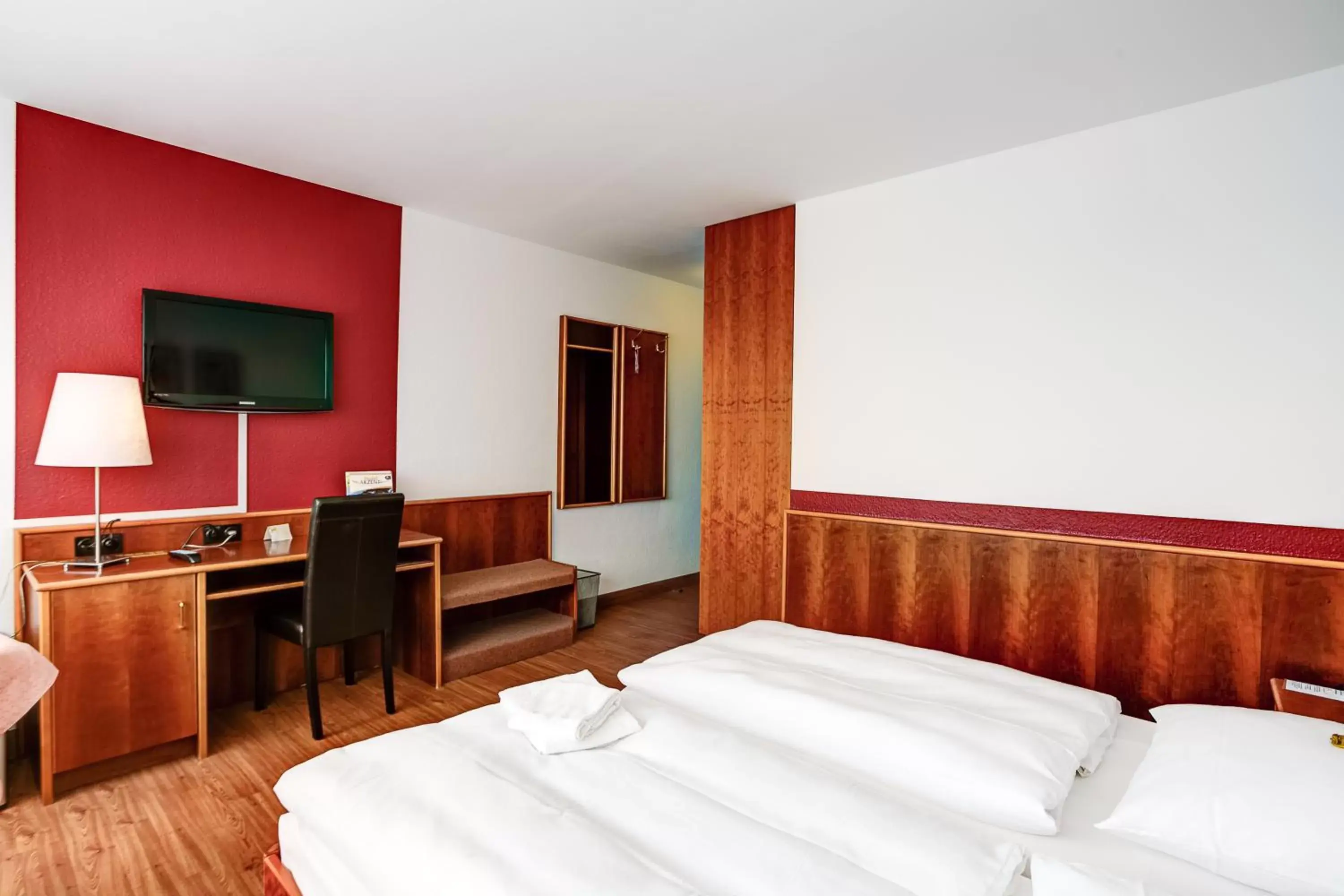 Photo of the whole room, Bed in Akzent City-Hotel Kleve