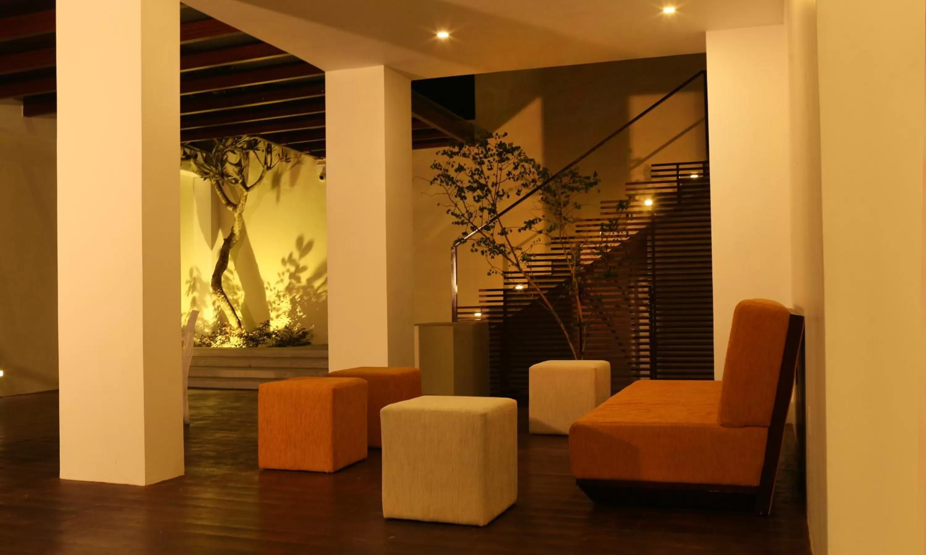 Lobby or reception in Hotel Cloud 9 Negombo