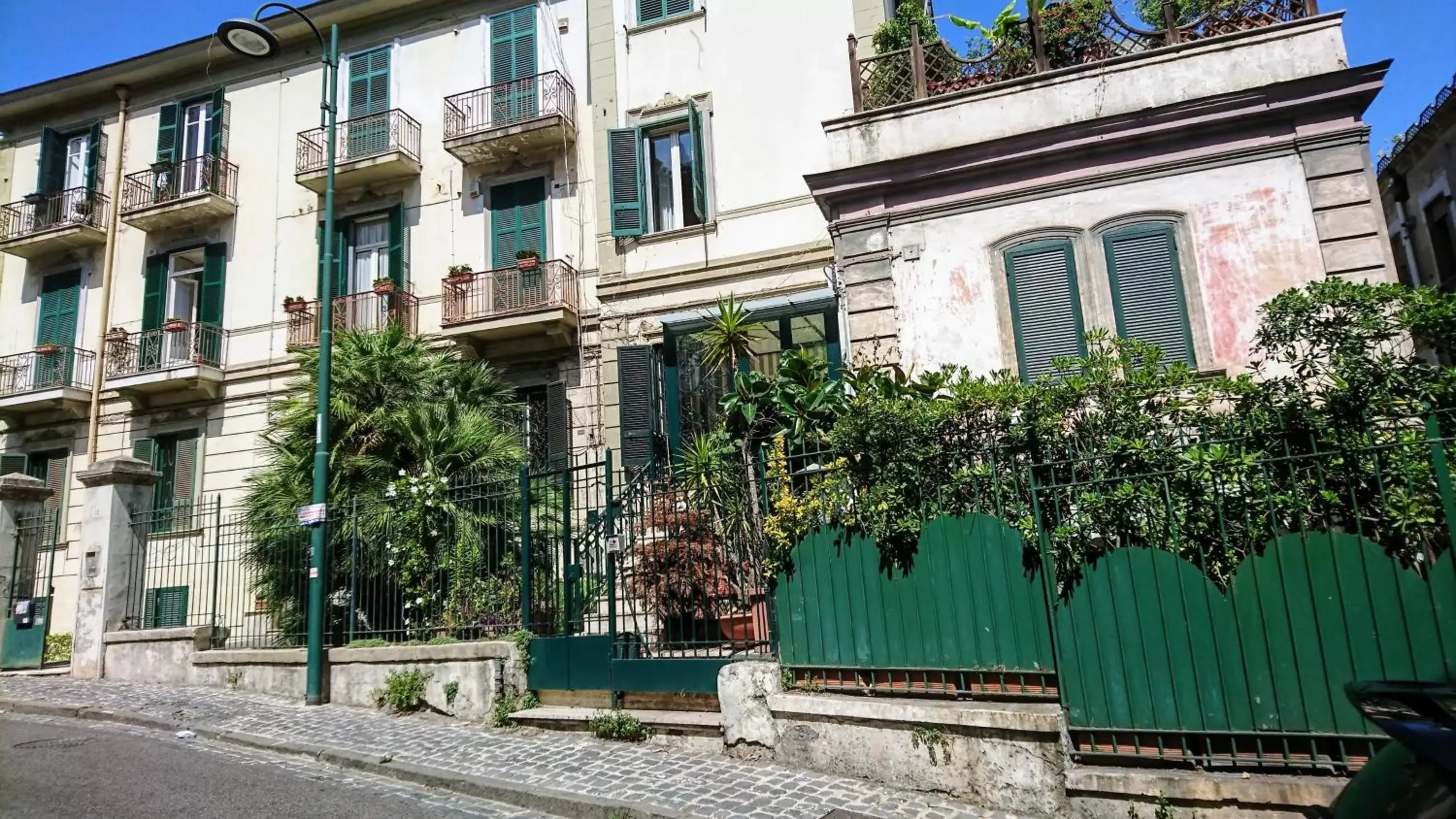 Property building in La Casa Del Sole A Mergellina Property building in La Casa Del Sole A Mergellina