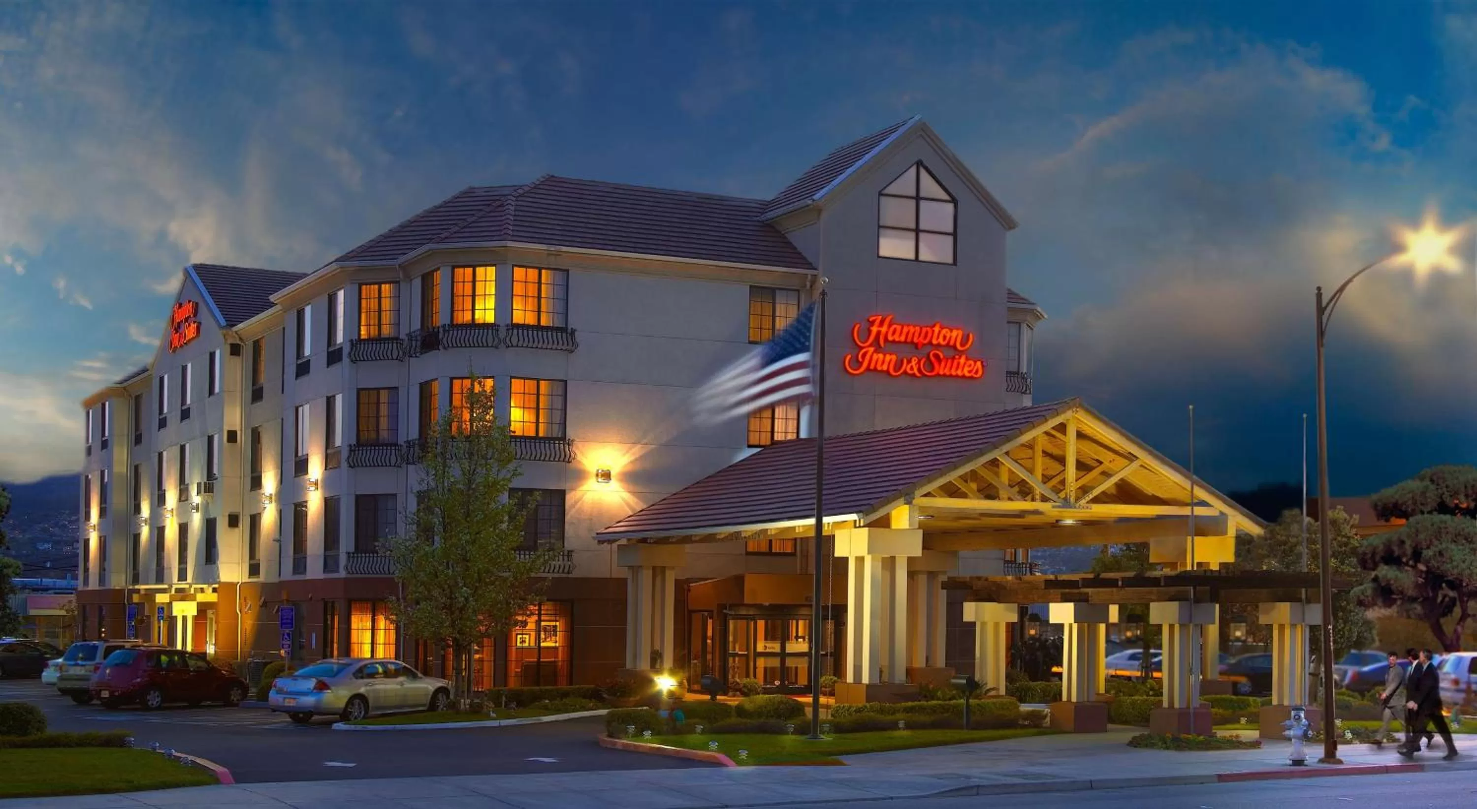Property building in Hampton Inn & Suites San Francisco-Burlingame-Airport South