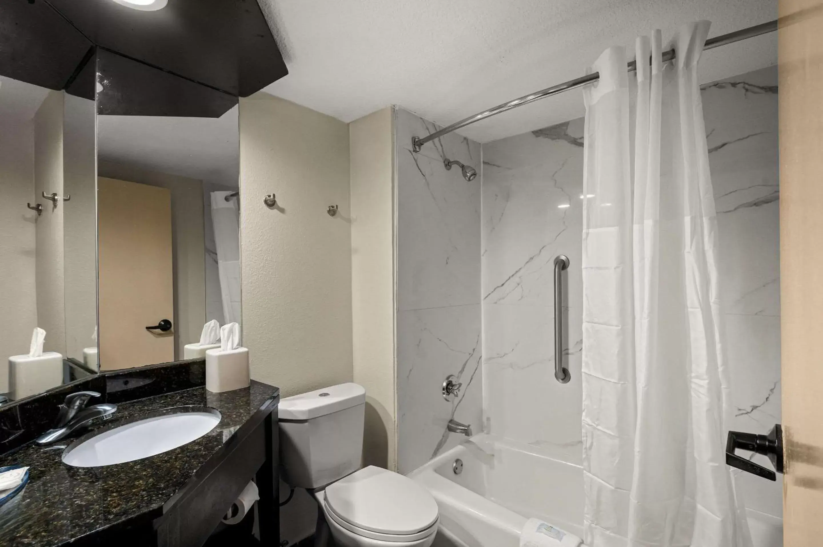 Bedroom, Bathroom in Quality Inn & Suites North Little Rock
