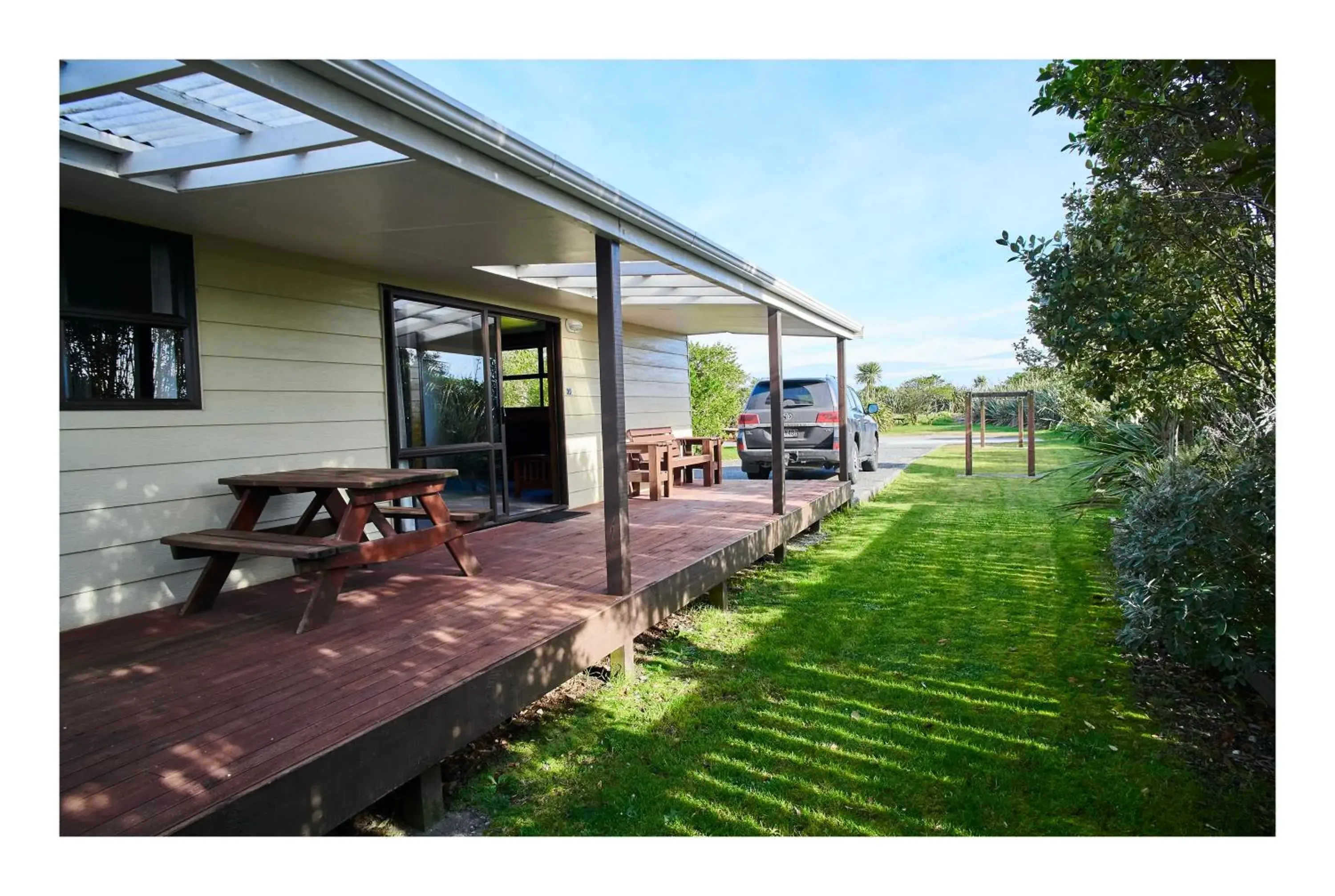 Garden view in Greymouth Seaside TOP 10 Holiday Park