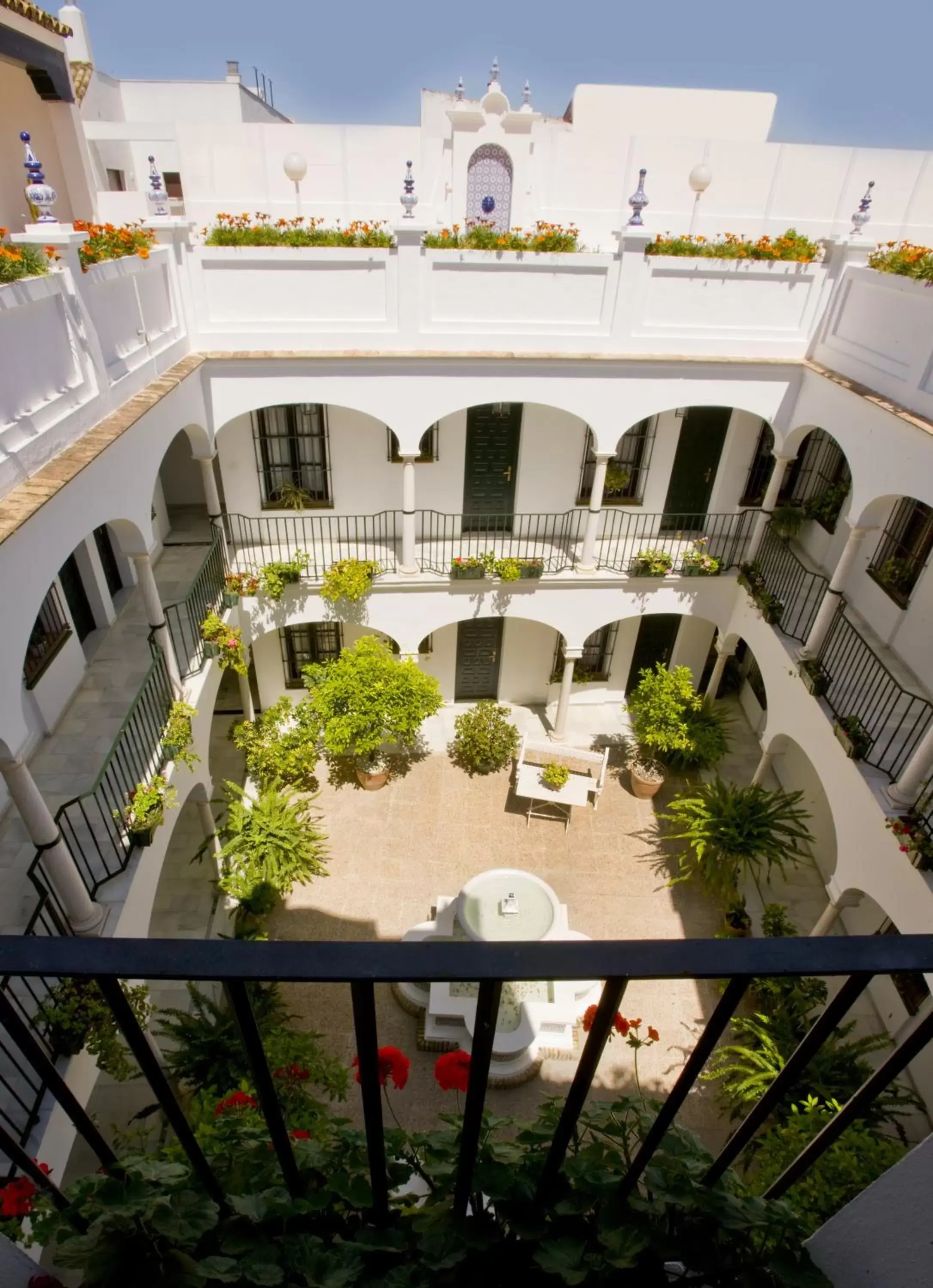 Property building in Los Helechos Property building in Los Helechos